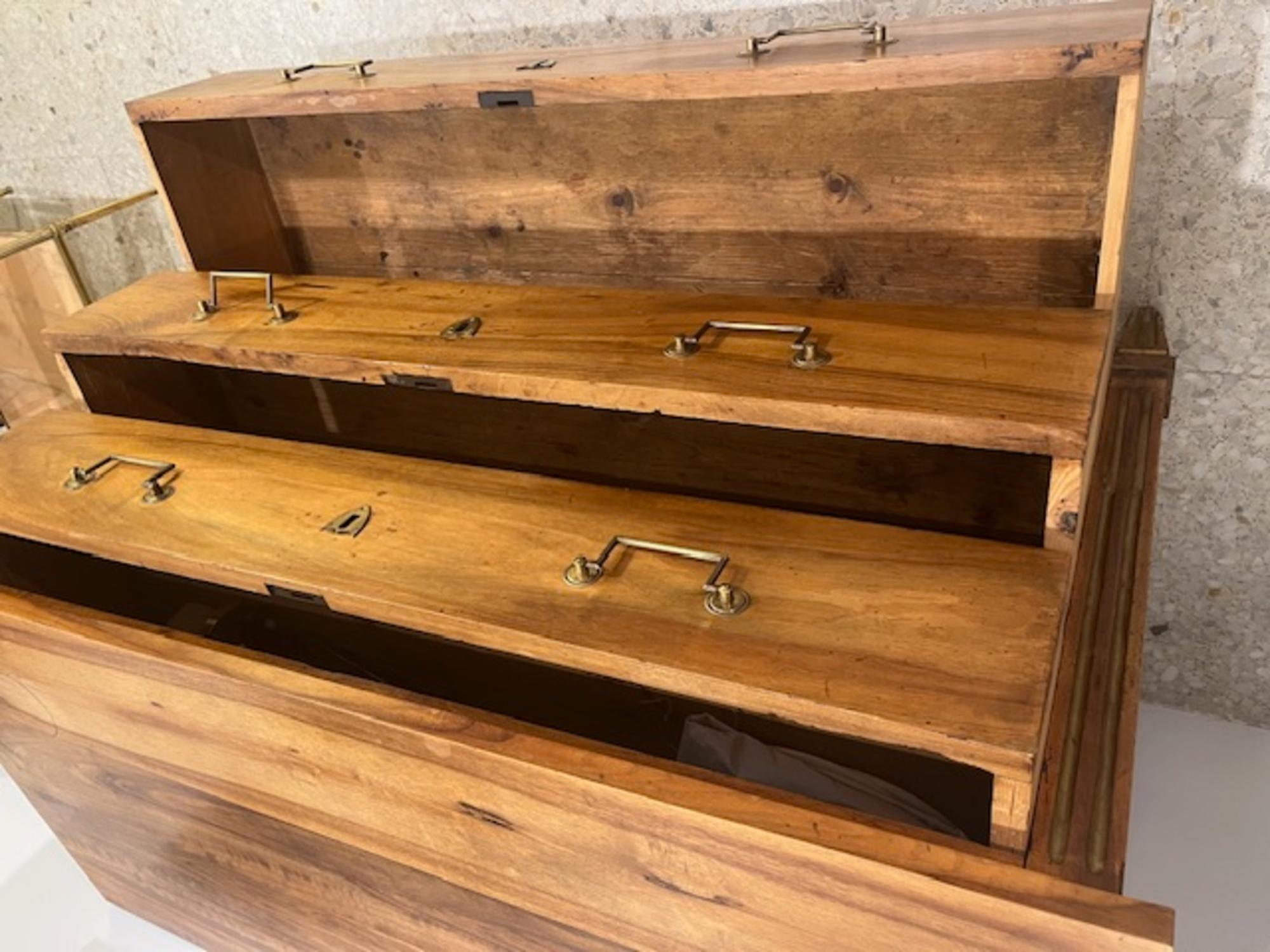 19th Century French Chest of Drawers Commode Directoire Walnut Wood For Sale 6