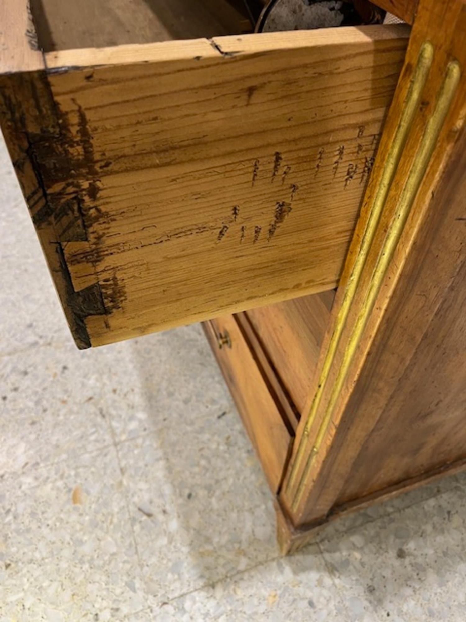 19th Century French Chest of Drawers Commode Directoire Walnut Wood In Good Condition For Sale In Madrid, ES