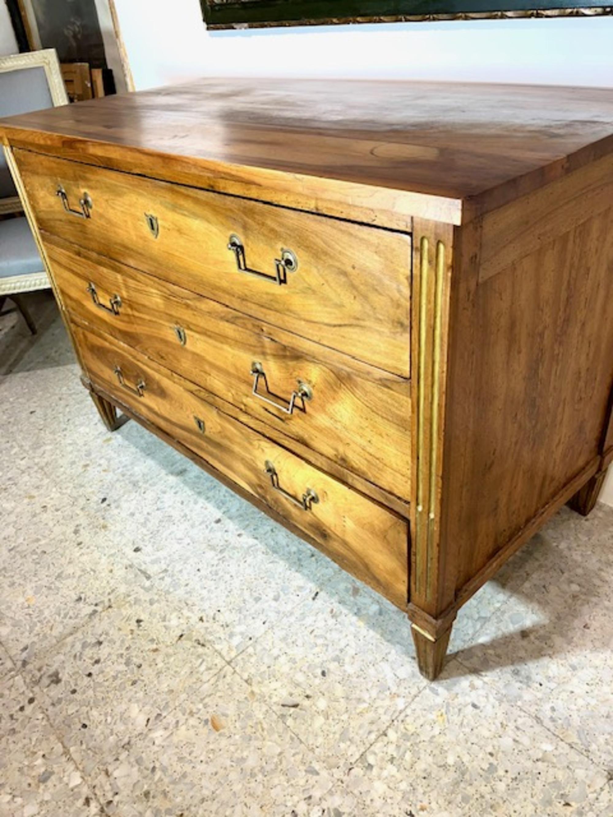 19th Century French Chest of Drawers Commode Directoire Walnut Wood For Sale 2