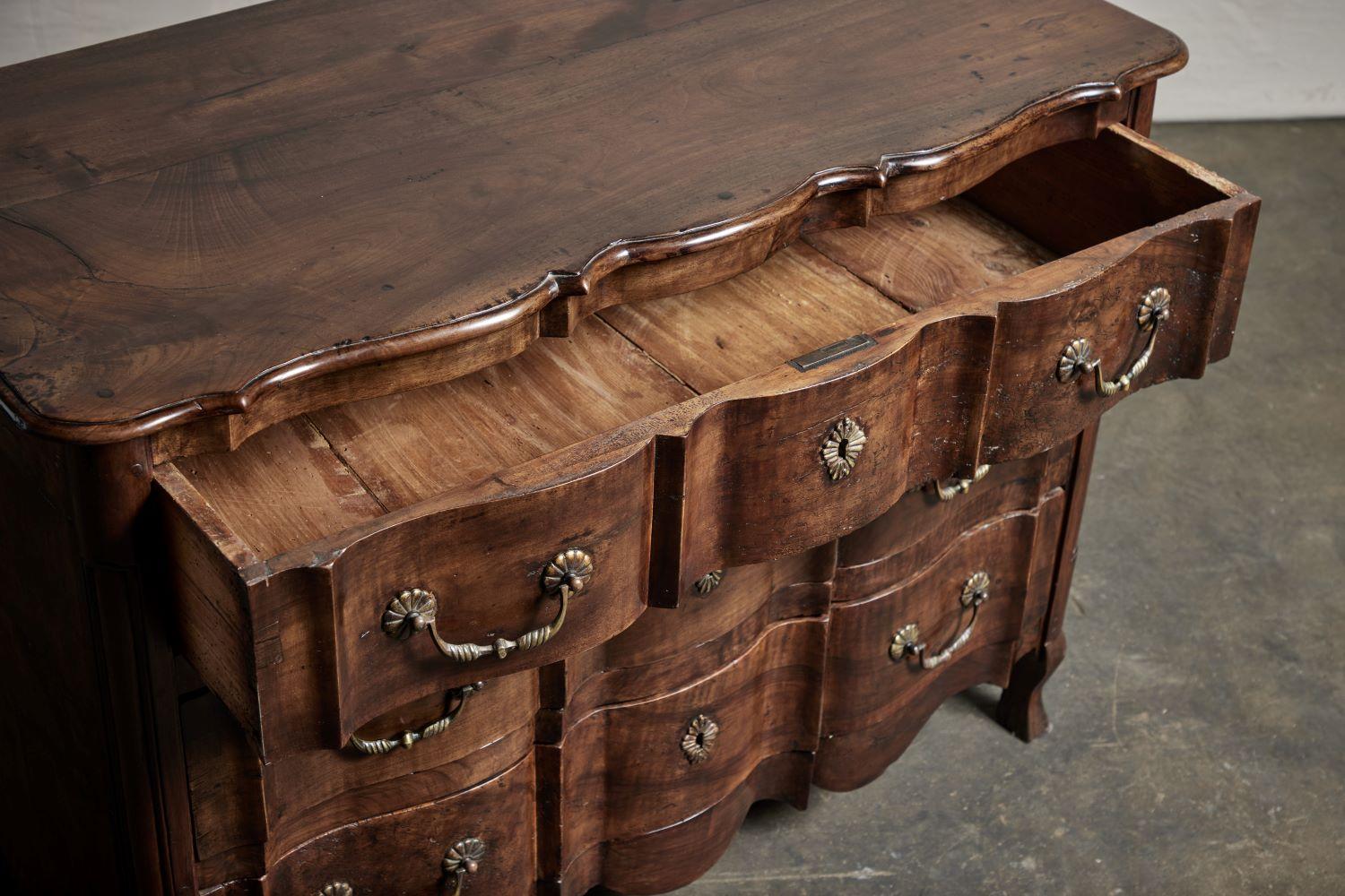19th Century French Chest of Drawers 4