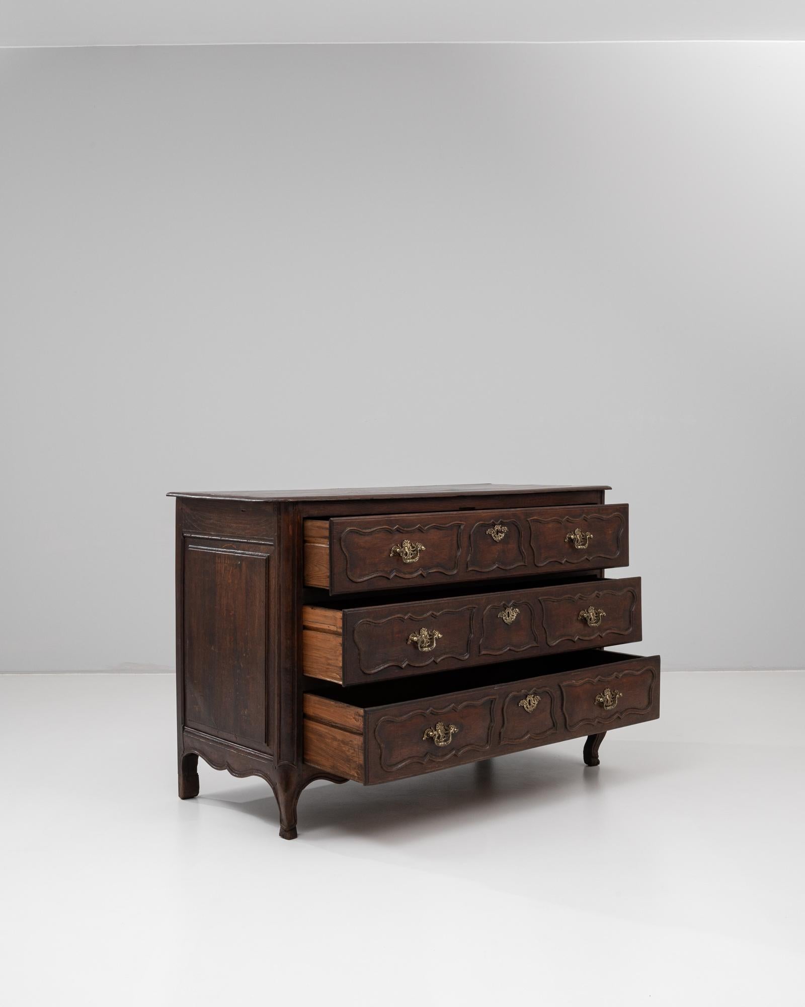 19th Century French Chest Of Drawers in Original Patina For Sale 1