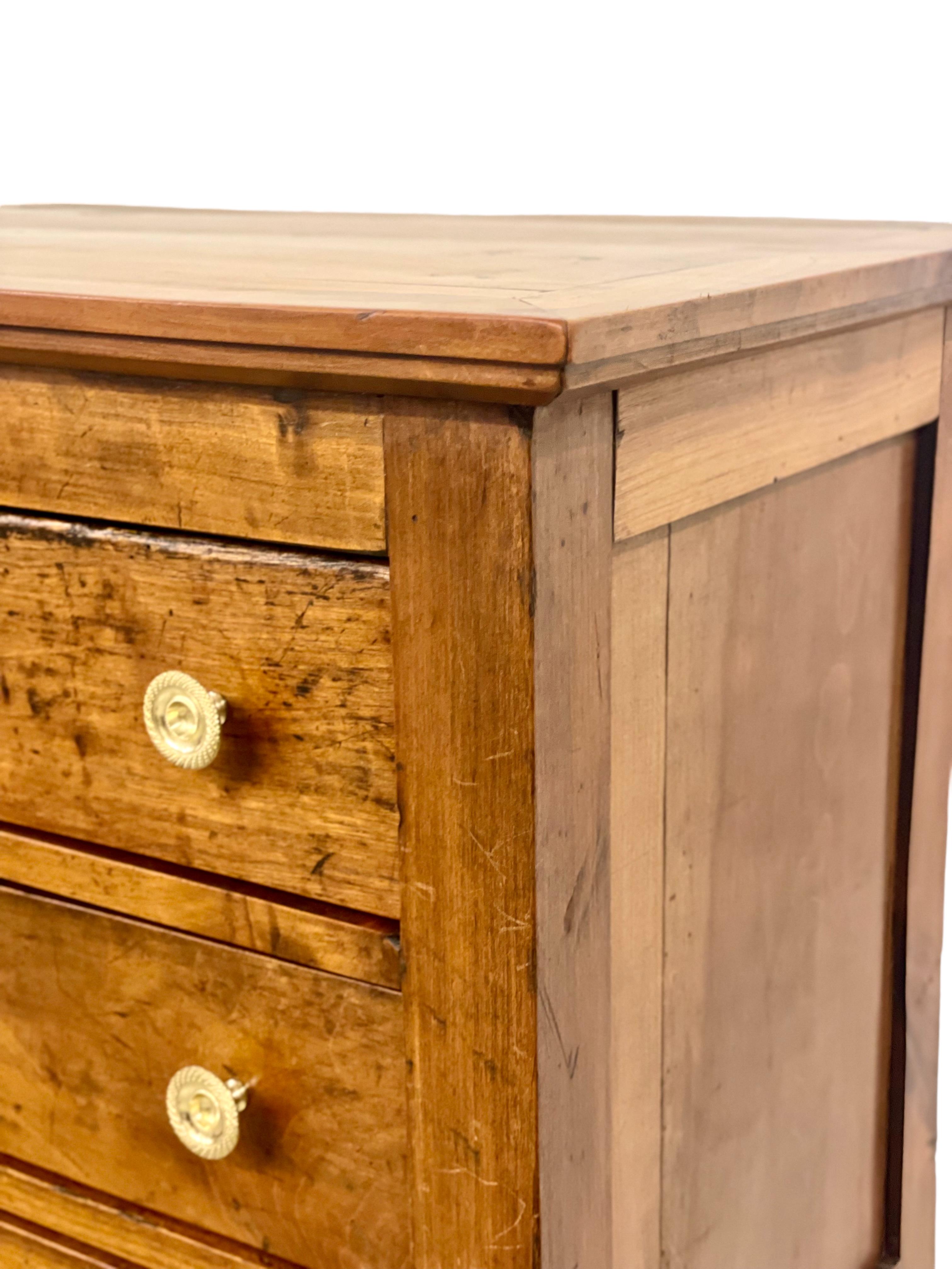 19th Century French Walnut Chest of Drawers or 'Chiffonnier' For Sale 1