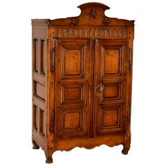 Petite armoire française du 19ème siècle en châtaignier