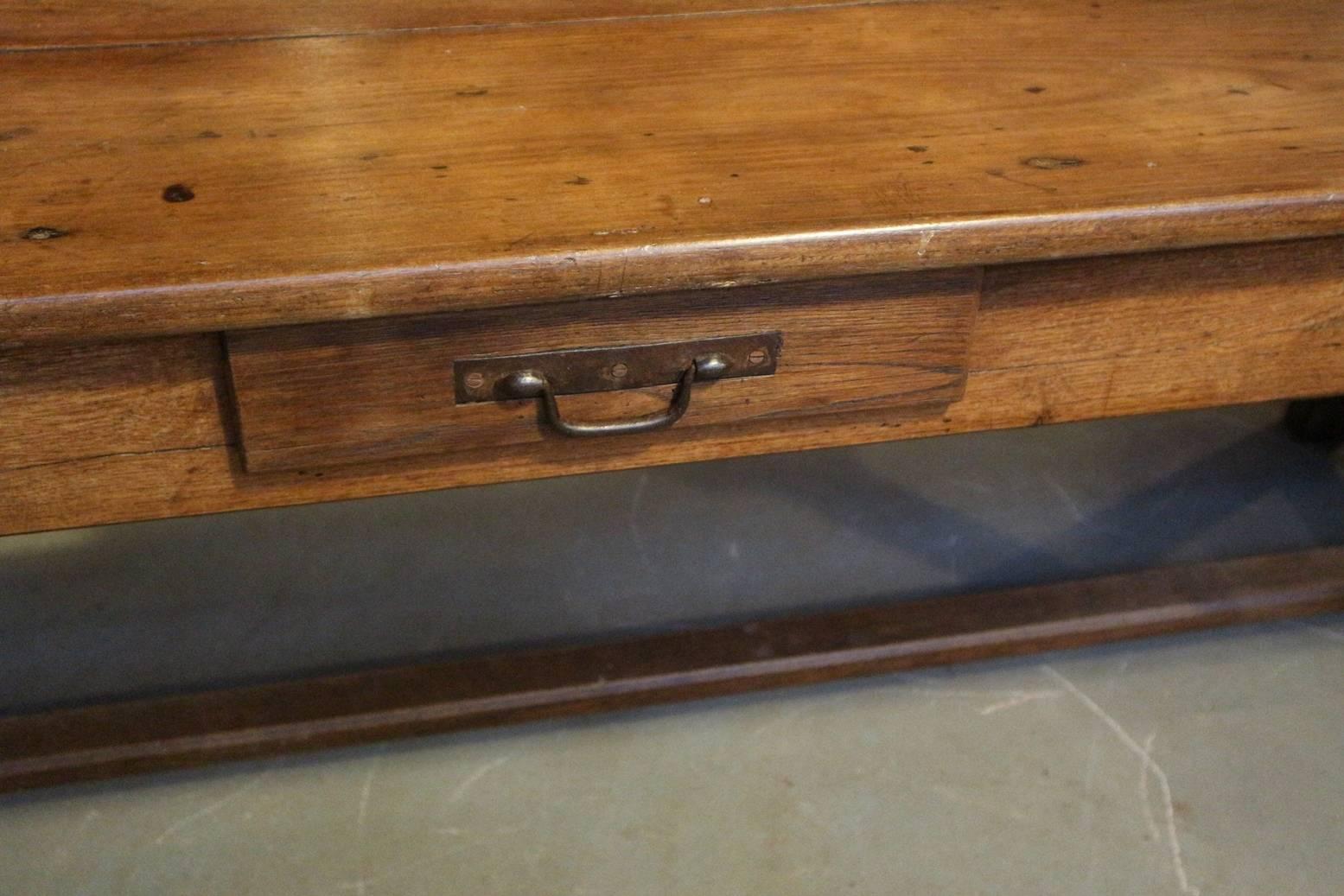 19th Century French Chestnut Farmhouse Table In Good Condition In Eindhoven, NL