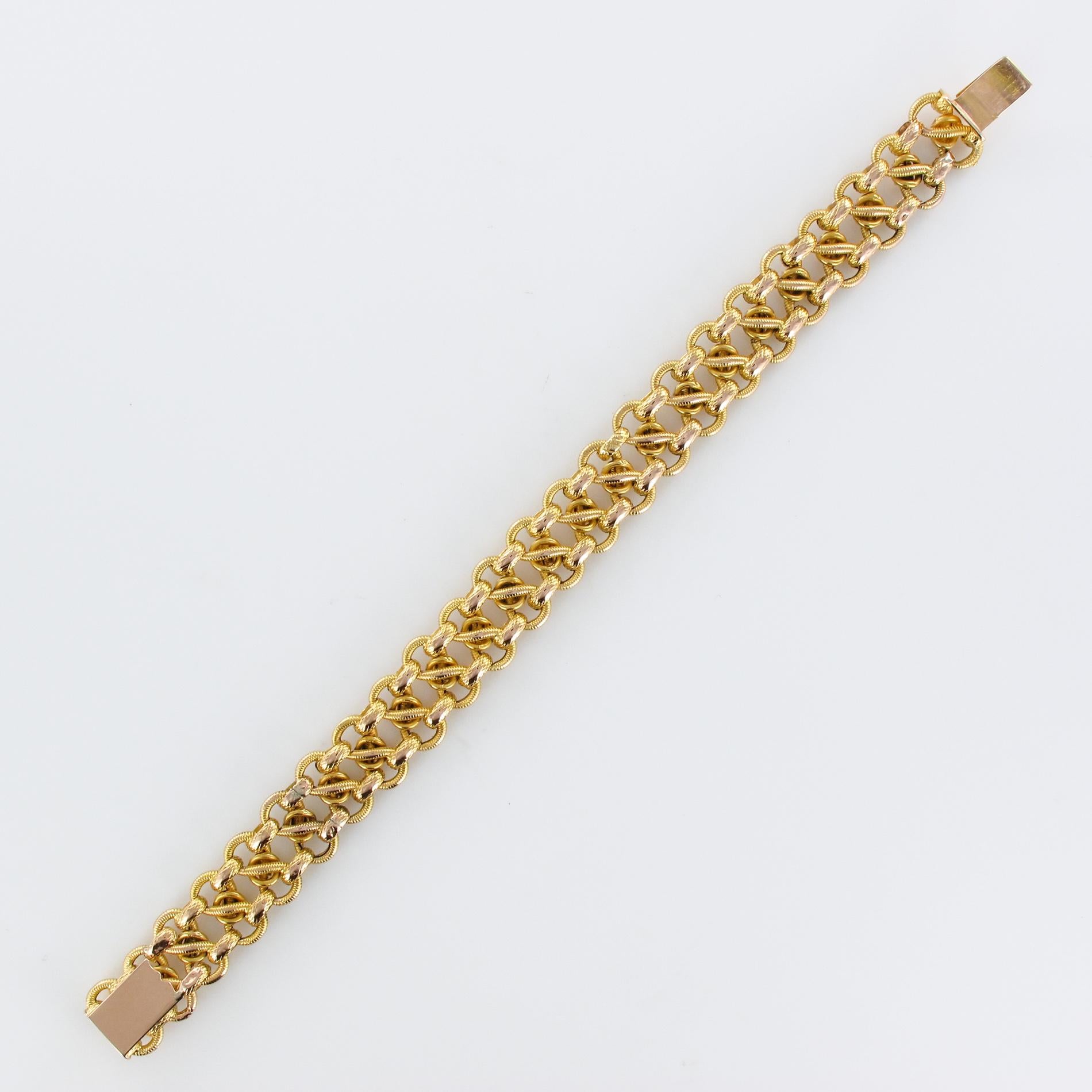 19th Century French Chiseled 18 Karat Yellow Gold Bracelet 9