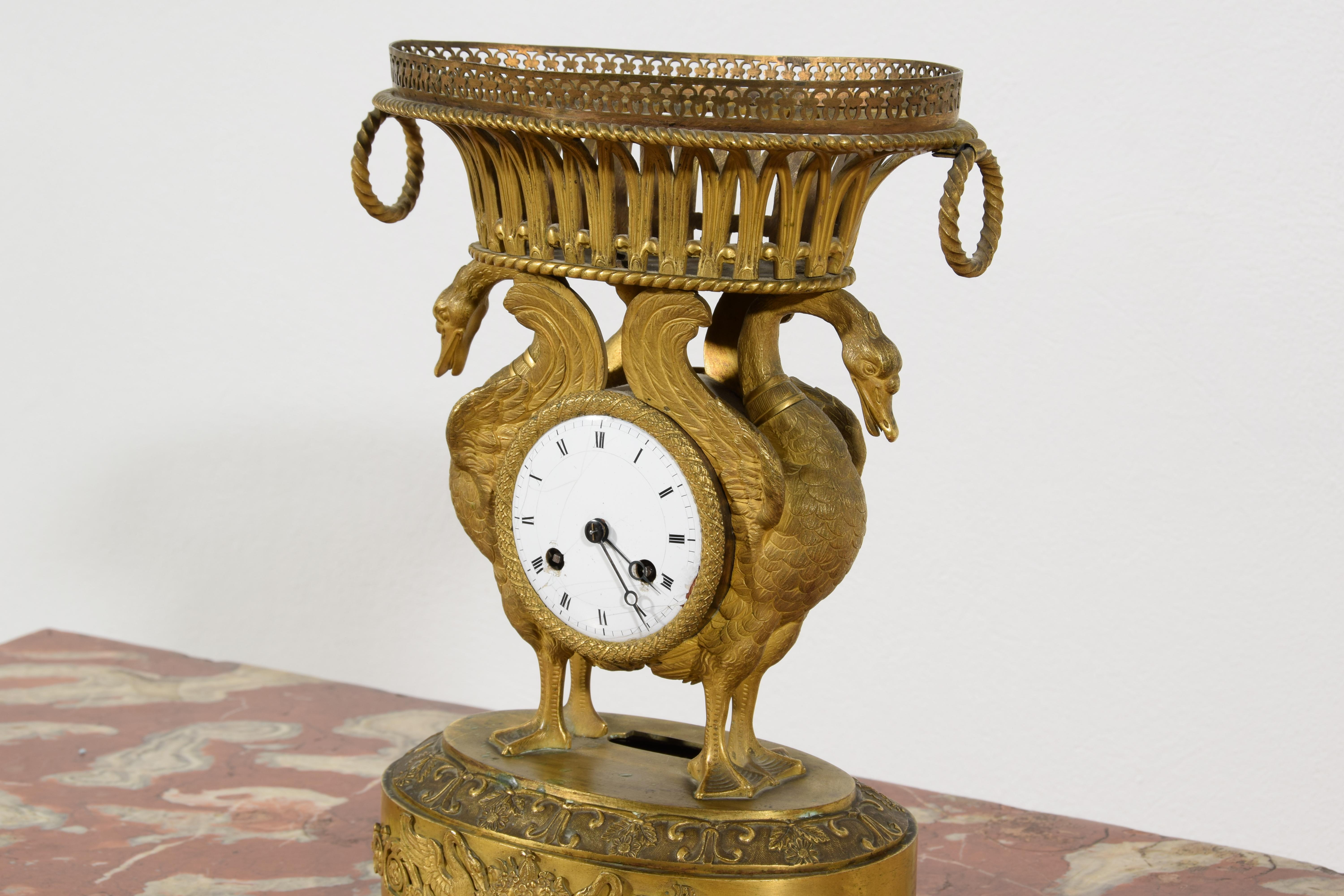Horloge de table française du 19e siècle en chrome et bronze doré en vente 6