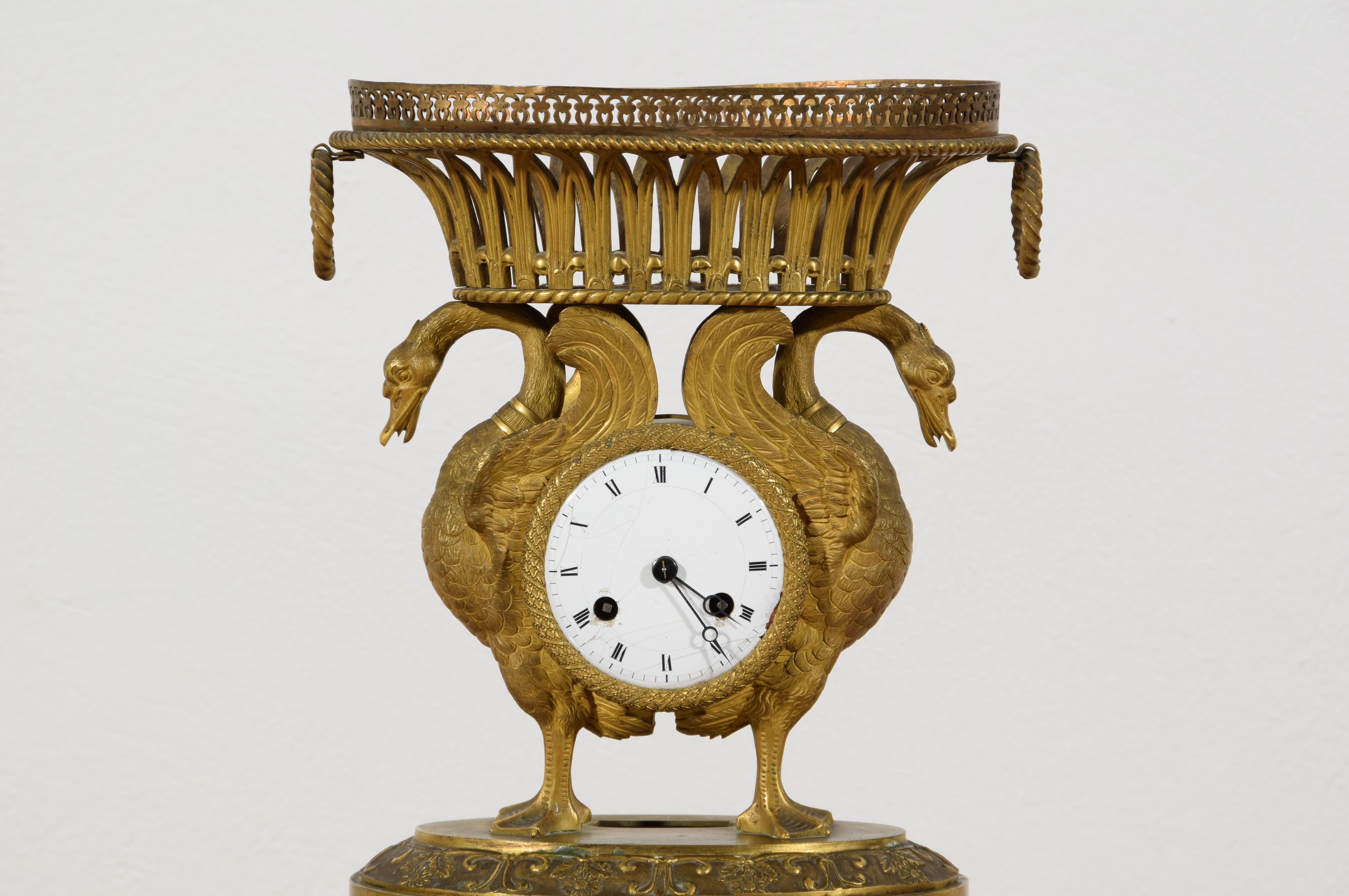 Horloge de table française du 19e siècle en chrome et bronze doré en vente 1