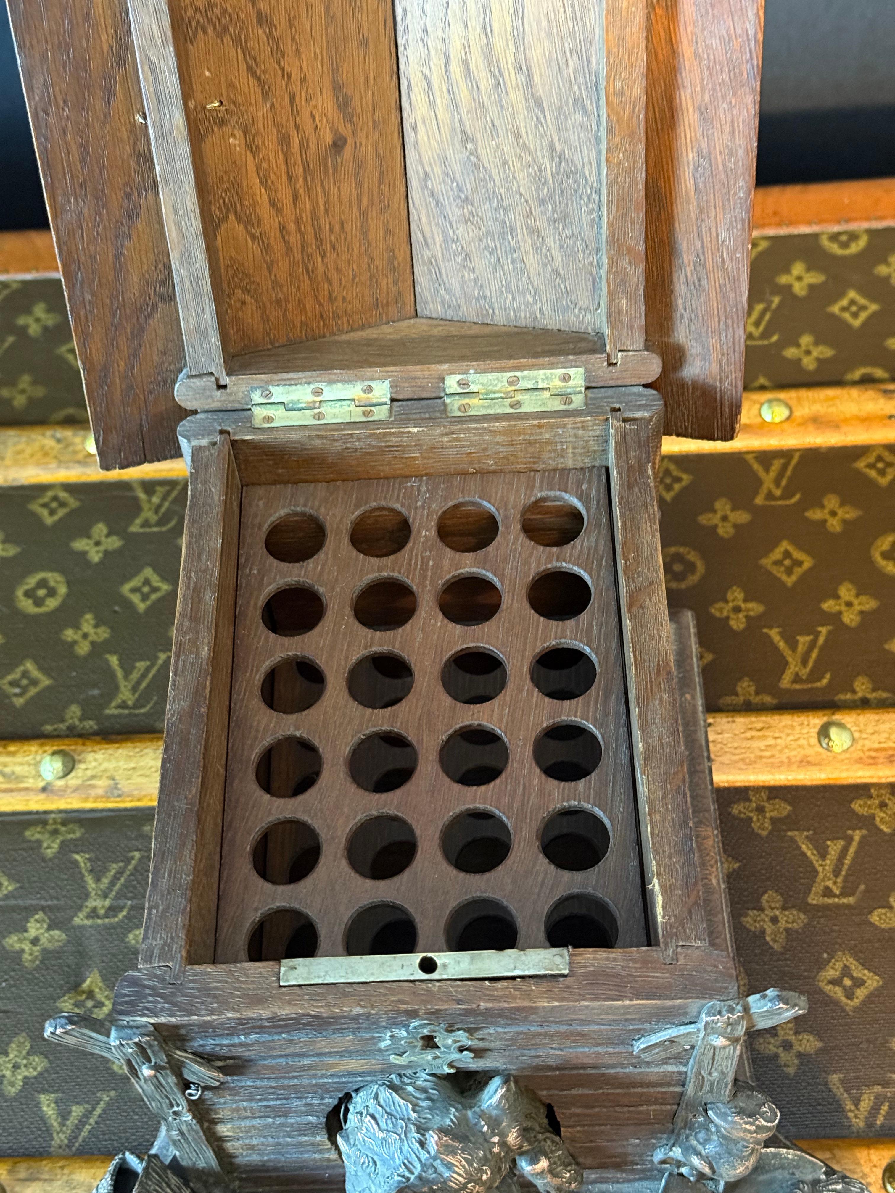 Caja de puros francesa del siglo XIX con un perro de bronce en una perrera , Cueva de puros en venta 7