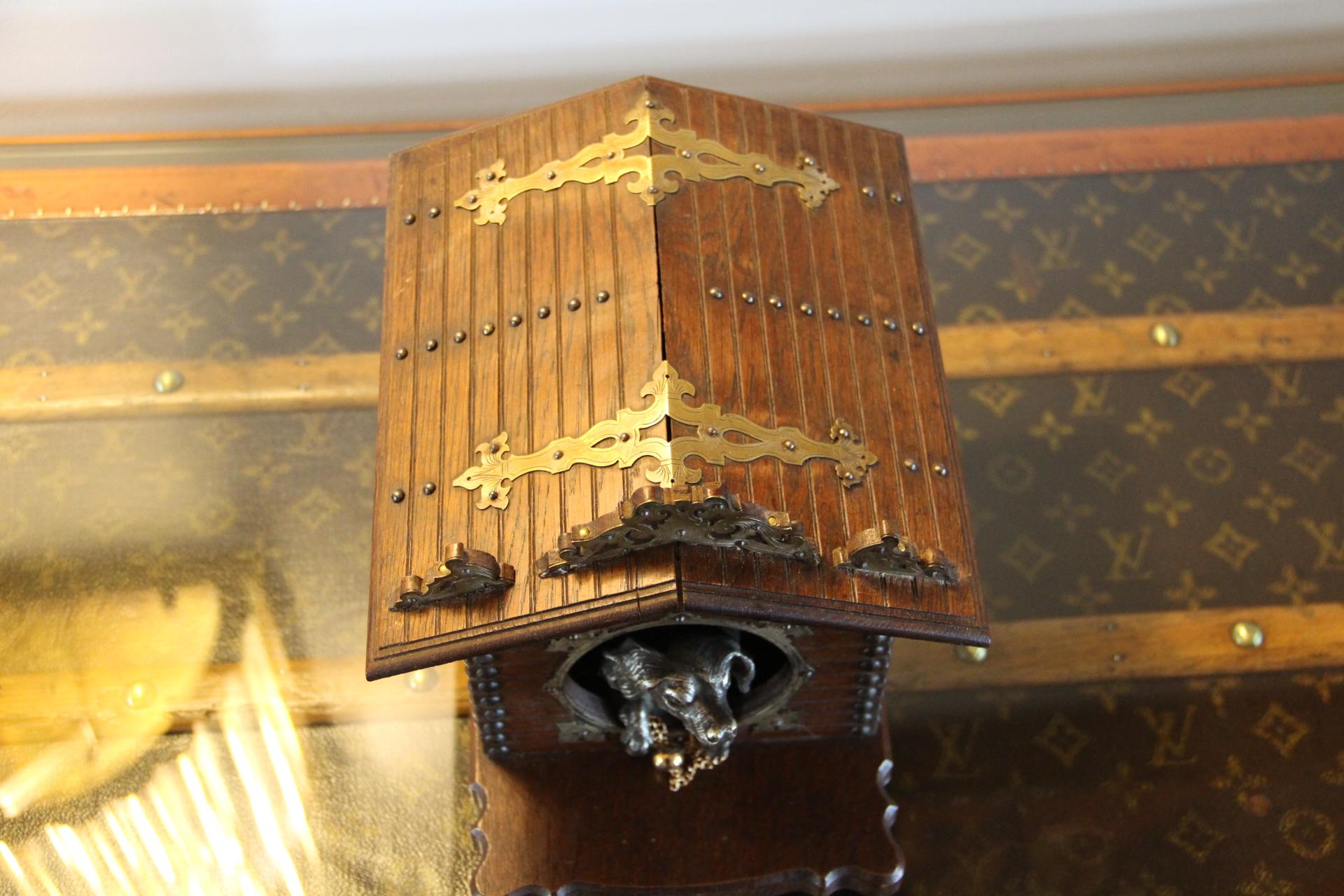 Français Boîte à cigares française du 19ème siècle avec un chien en bronze dans une niche , Cigar Cave en vente