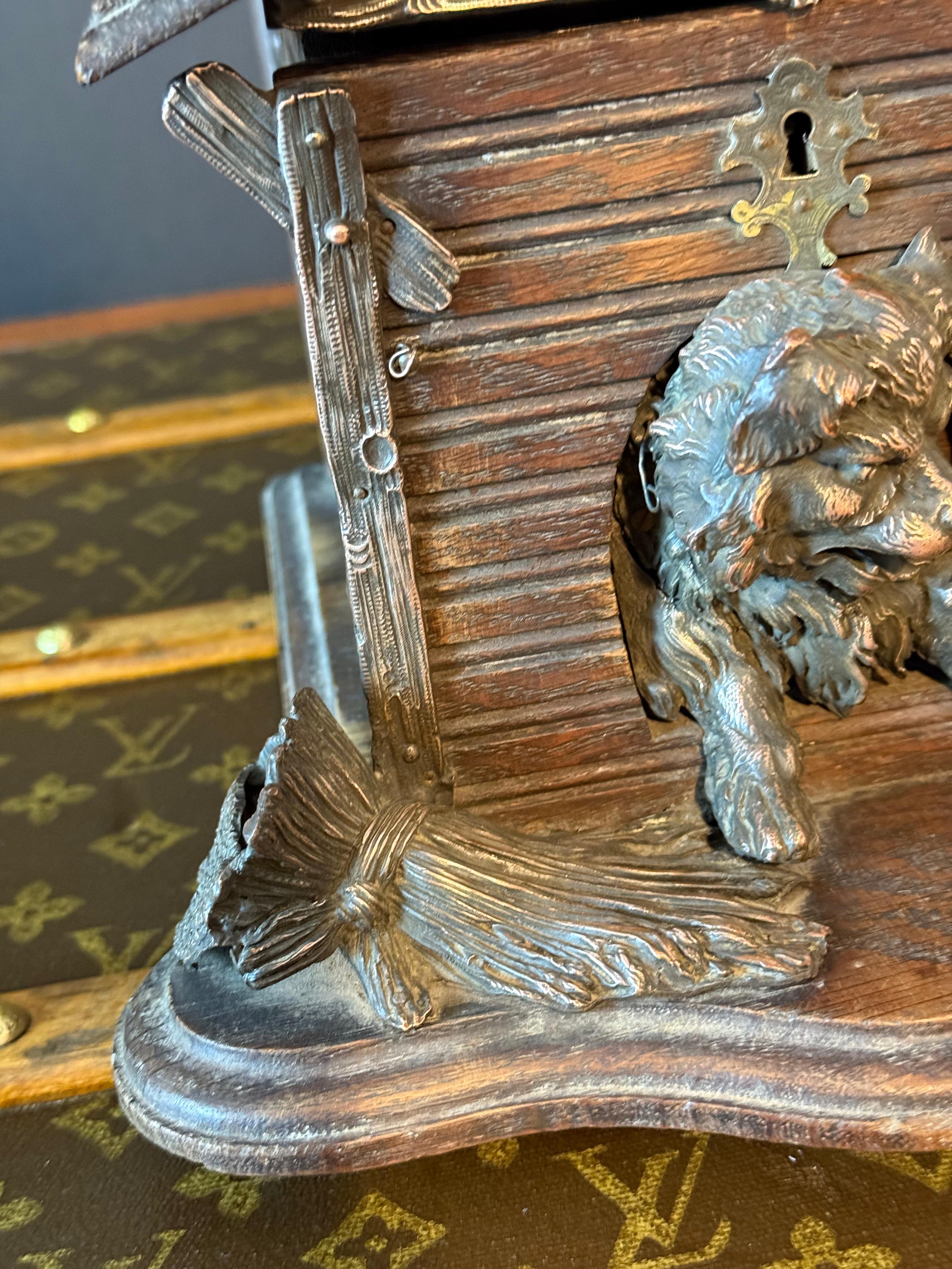 Caja de puros francesa del siglo XIX con un perro de bronce en una perrera , Cueva de puros en venta 4