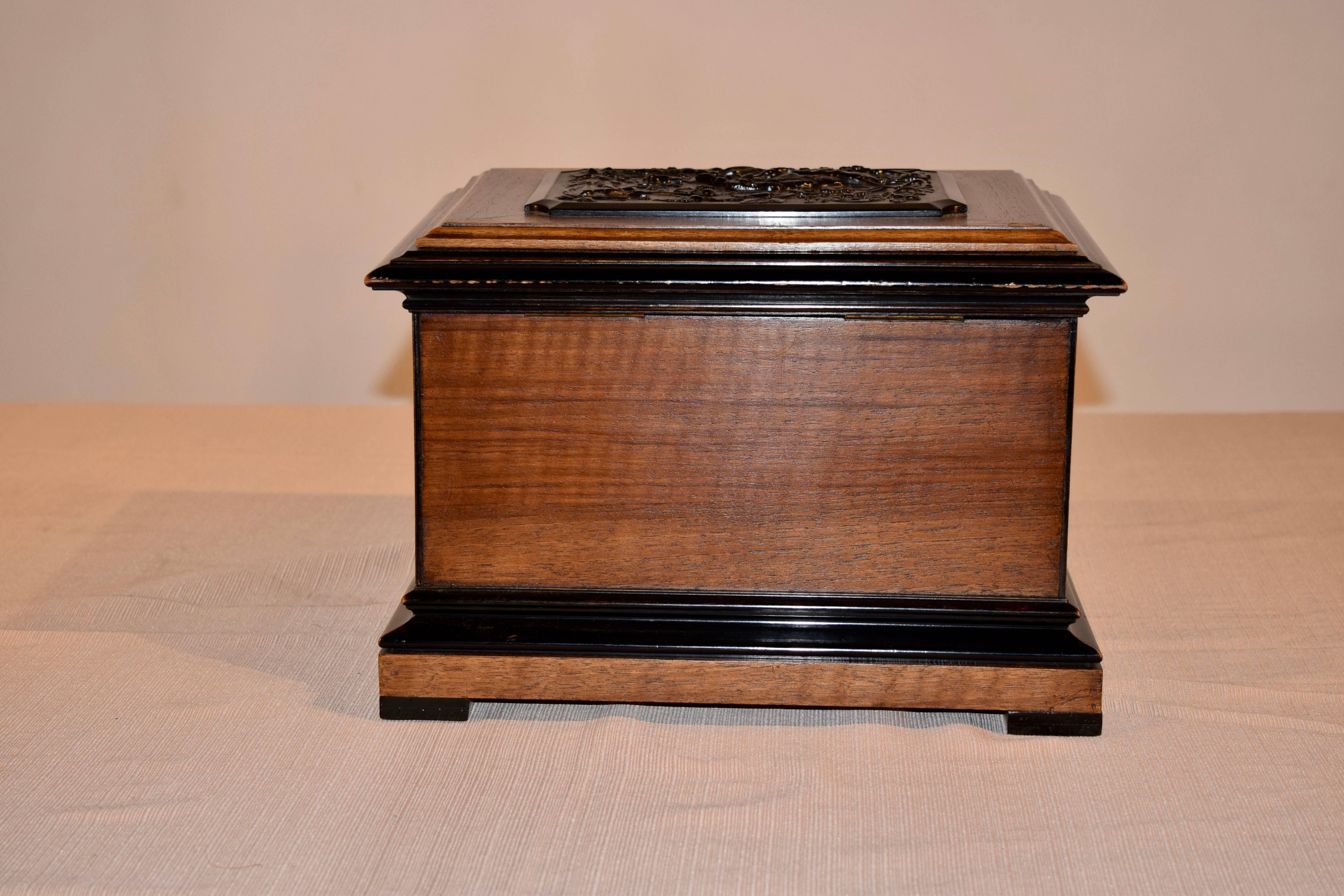 19th Century French Cigar Humidor In Good Condition In High Point, NC