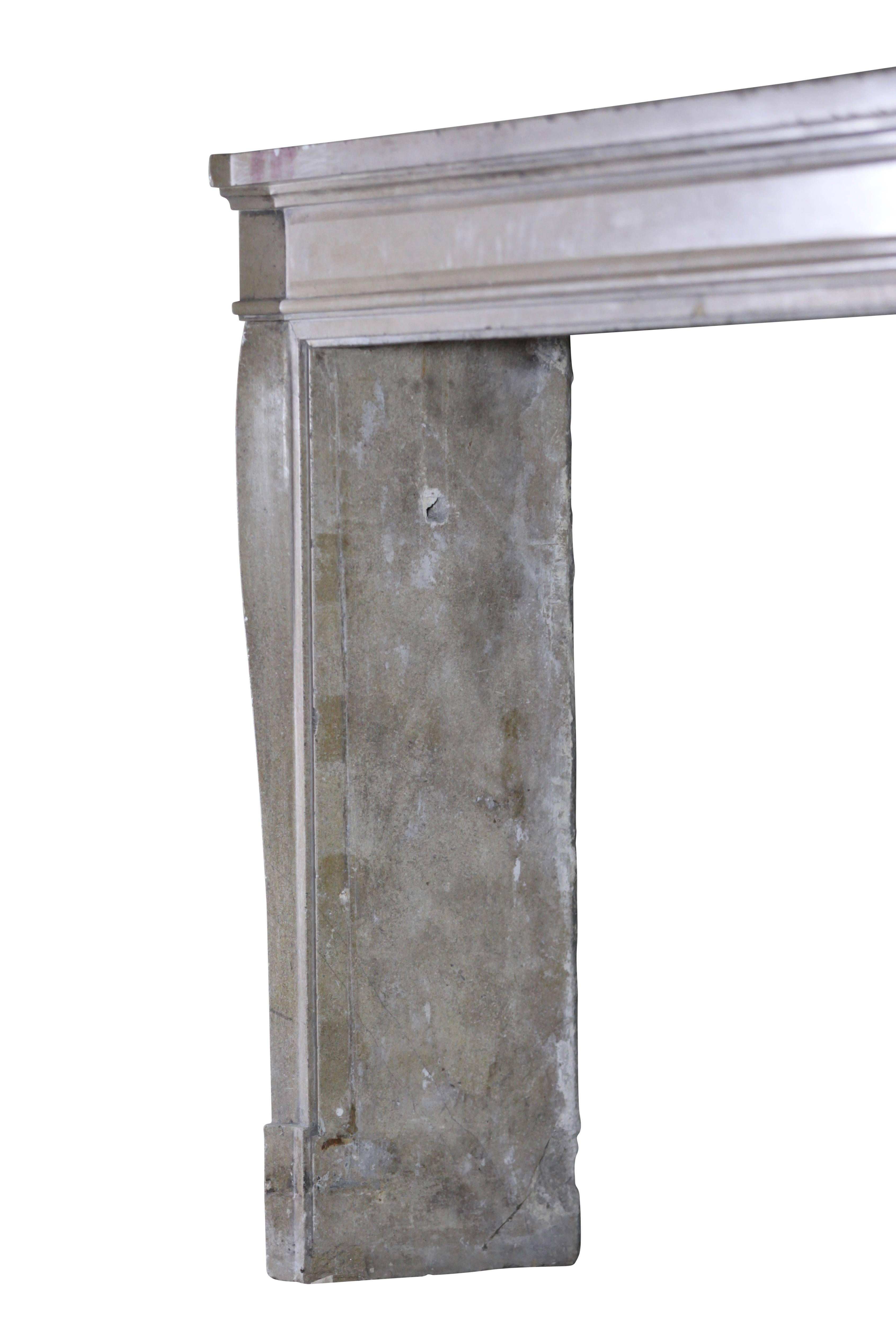 19th Century French Classic Antique Stone Fireplace Surround In Good Condition For Sale In Beervelde, BE
