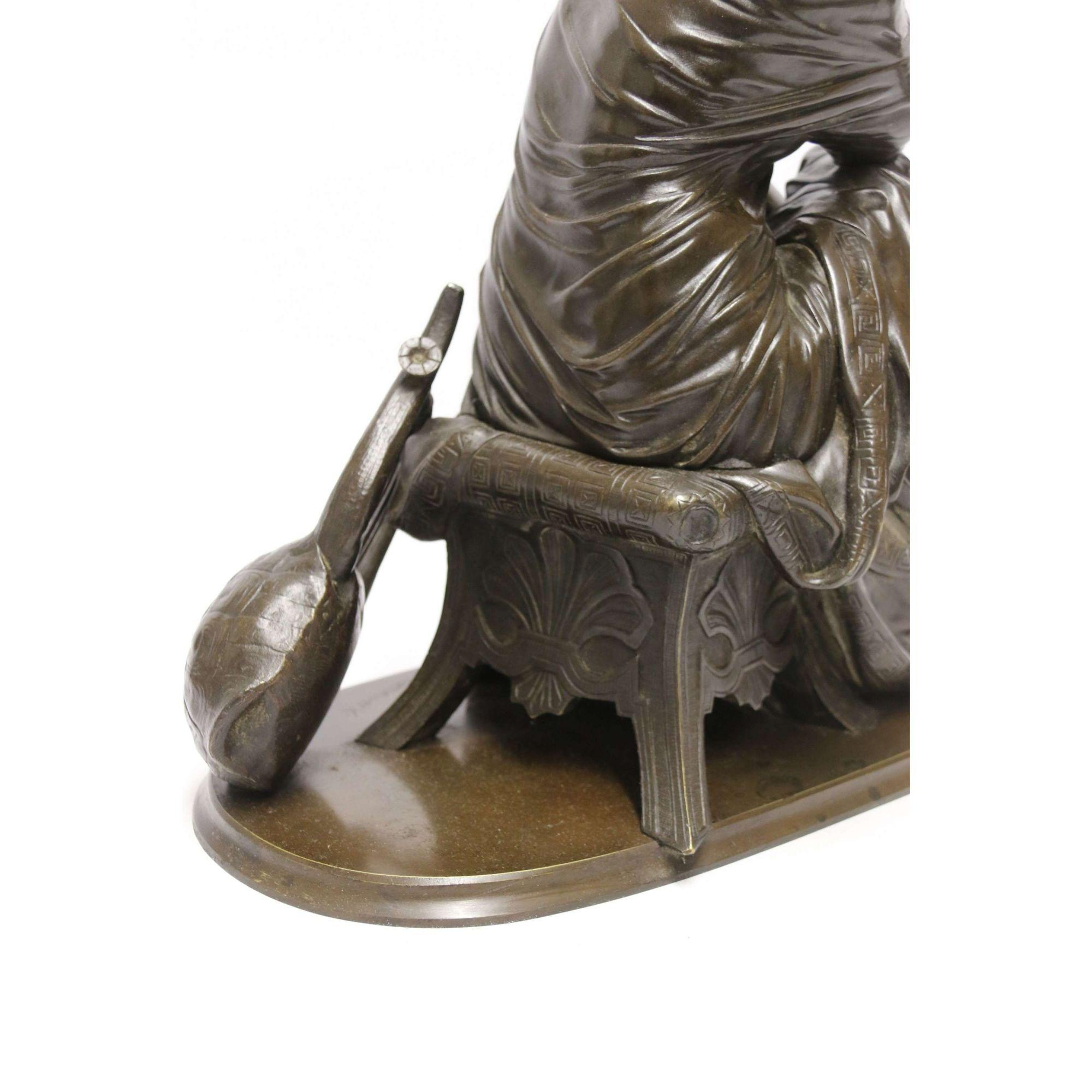 Bronze d'euterpe classique français du 19ème siècle par Pierre Alexander Schoenewerk en vente 12