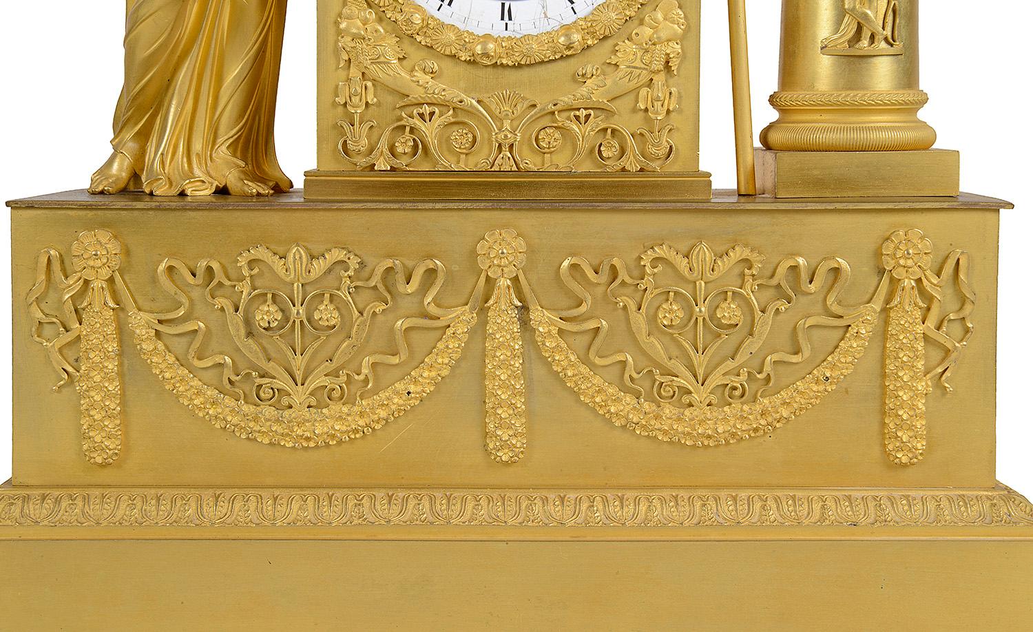 Reloj de chimenea clásico francés de ormolu del siglo XIX en Bueno estado para la venta en Brighton, Sussex