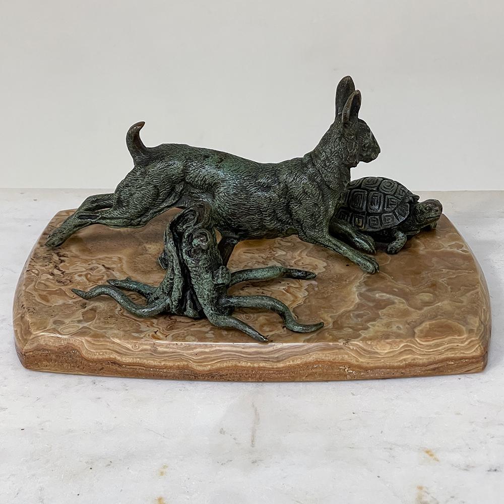 Fin du XIXe siècle Bronze peint à froid sur onyx ~ Tortoise & Hare du 19ème siècle en vente