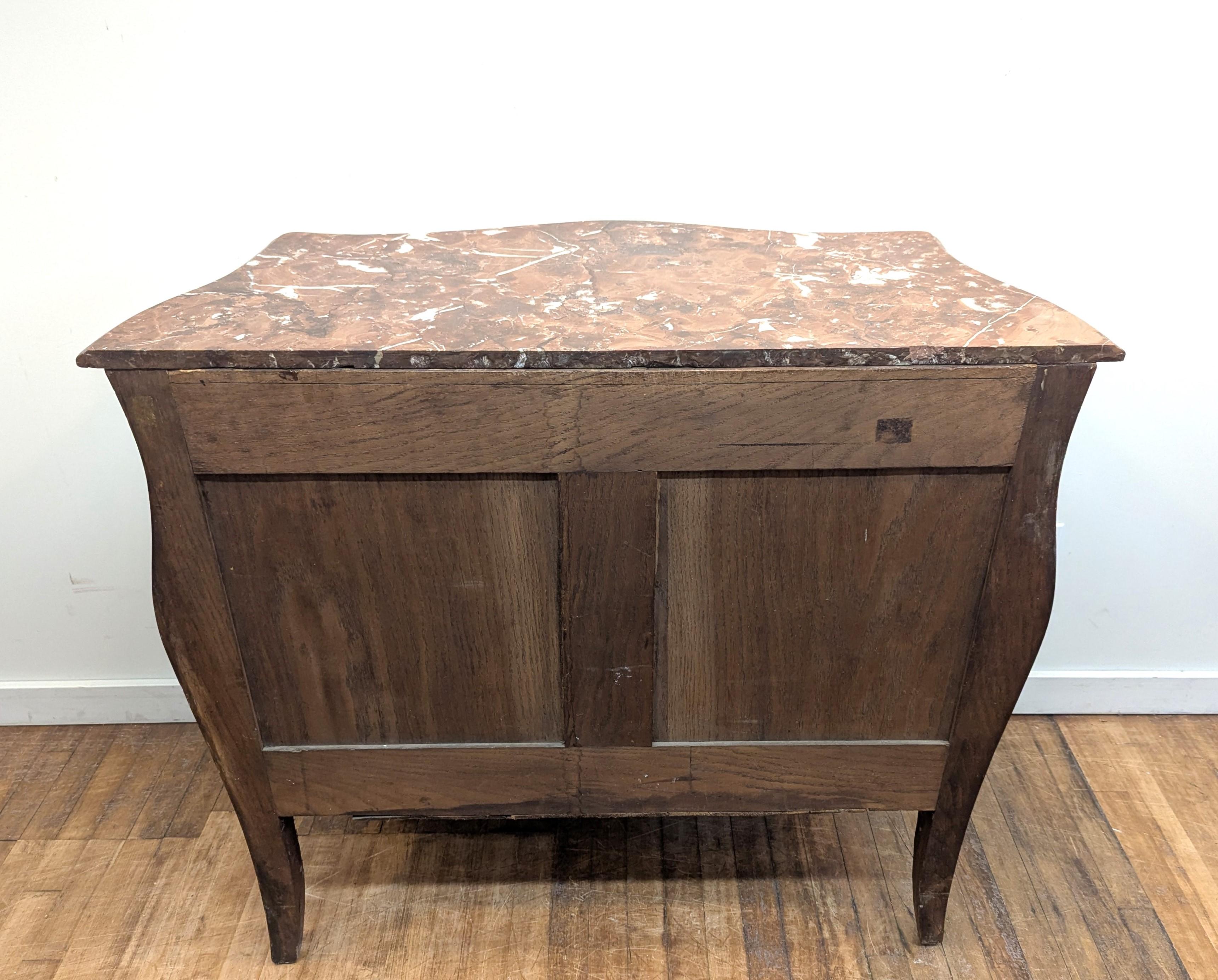Metà XIX secolo Commode francese del XIX secolo, cassettone con piano in marmo in vendita