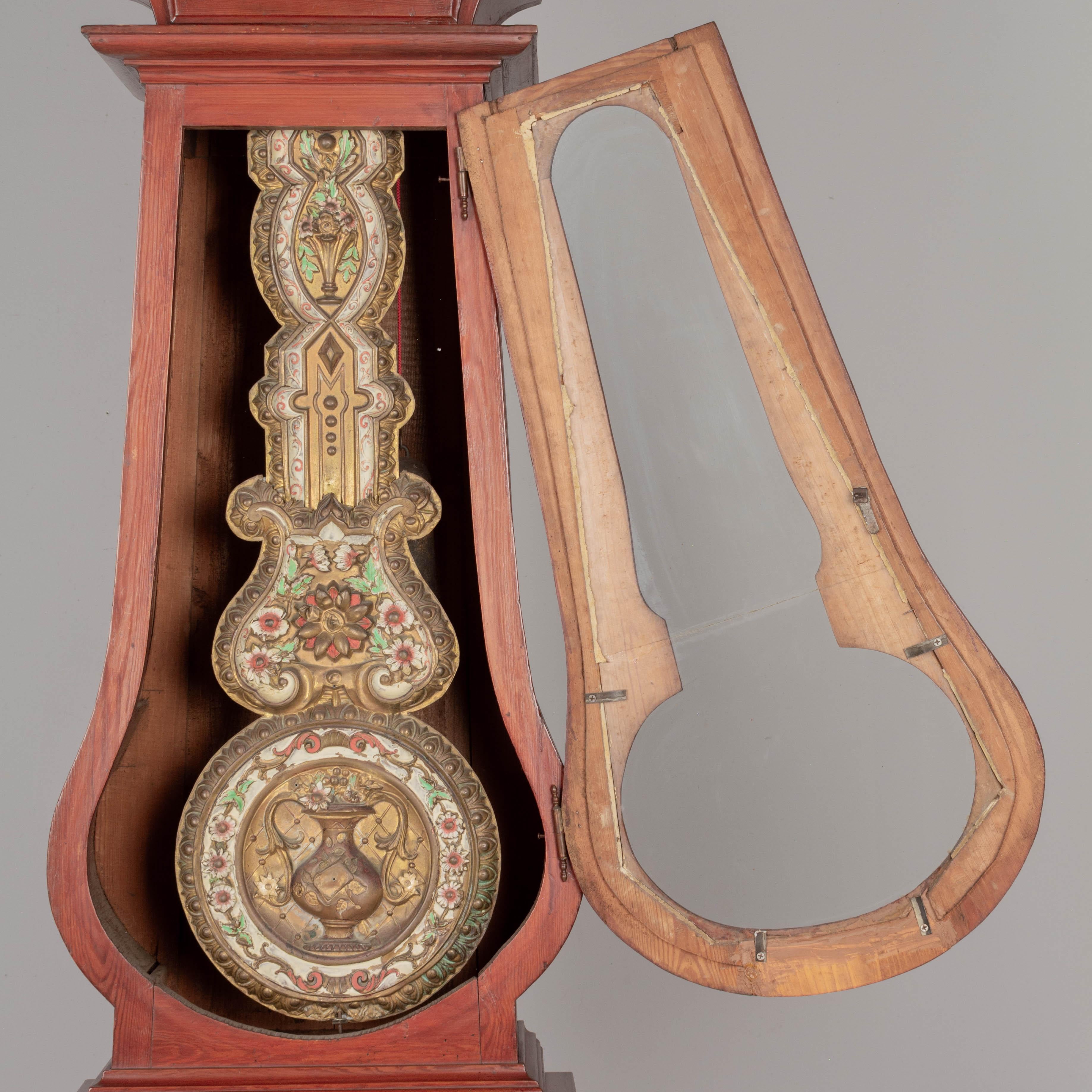 Embossé Horloge grand-père comtoise française du 19e siècle en vente
