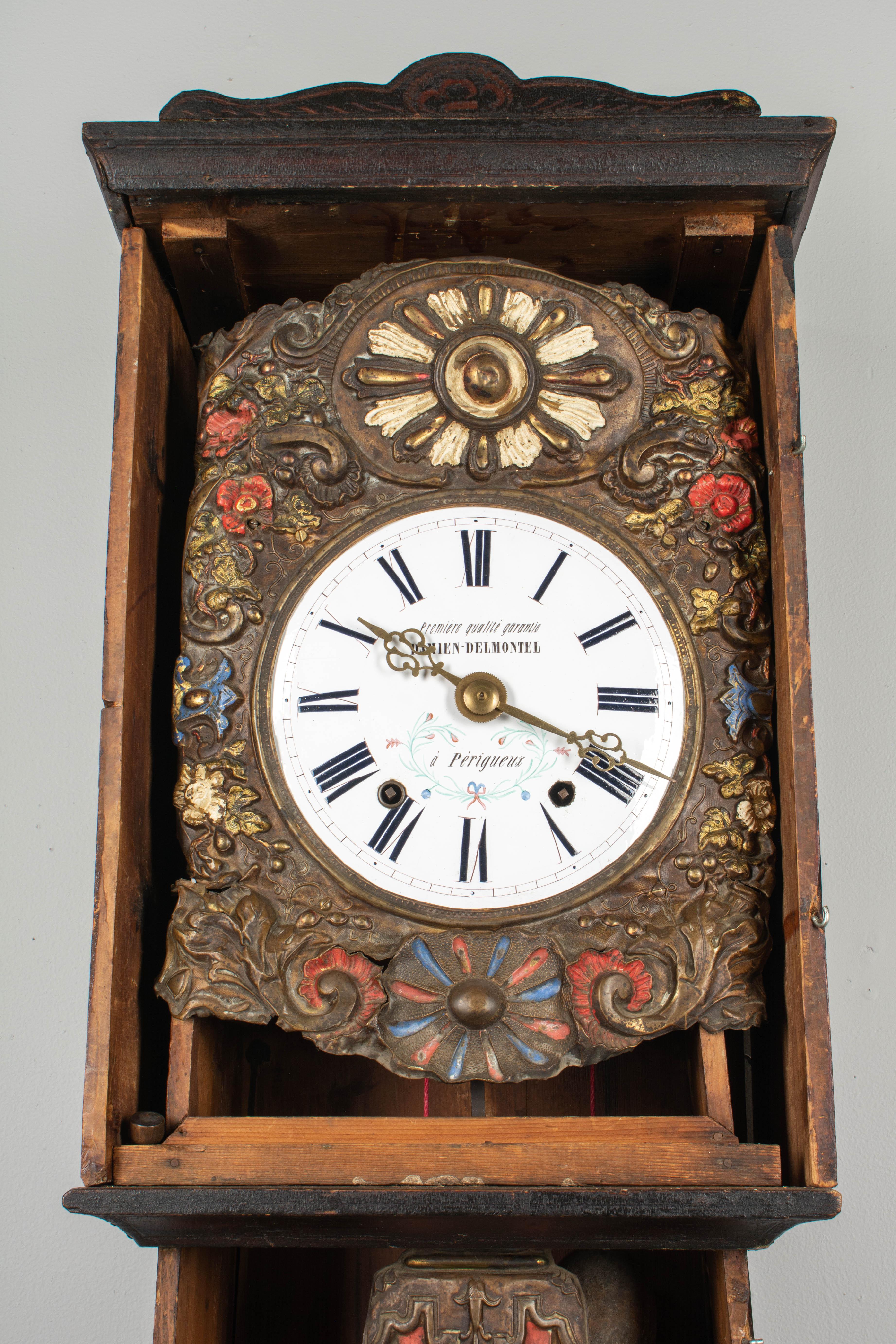 Country Horloge de grand-père française du 19ème siècle en comtoise avec pendule automatique en vente