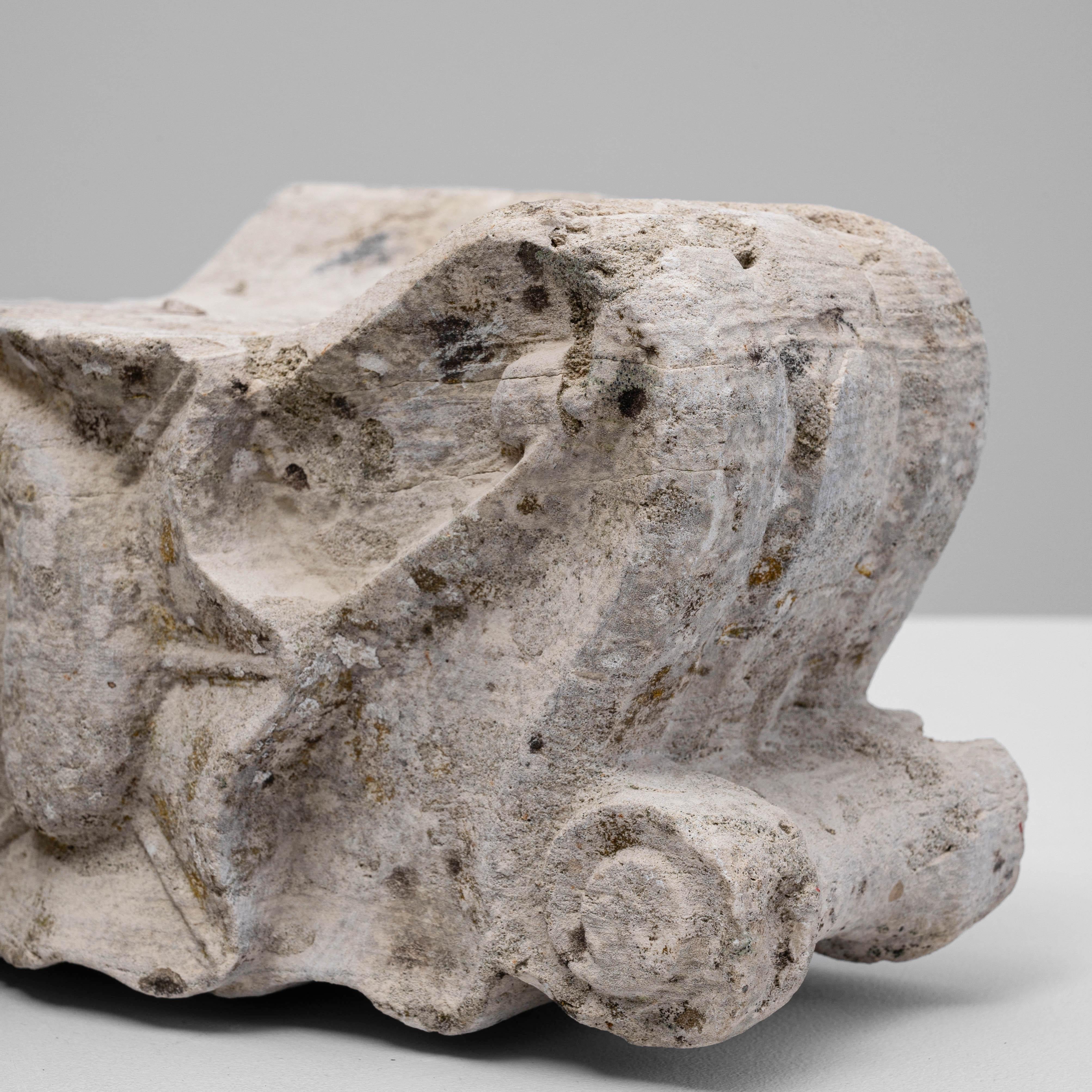 Decorazione in cemento francese del XIX secolo in vendita 5