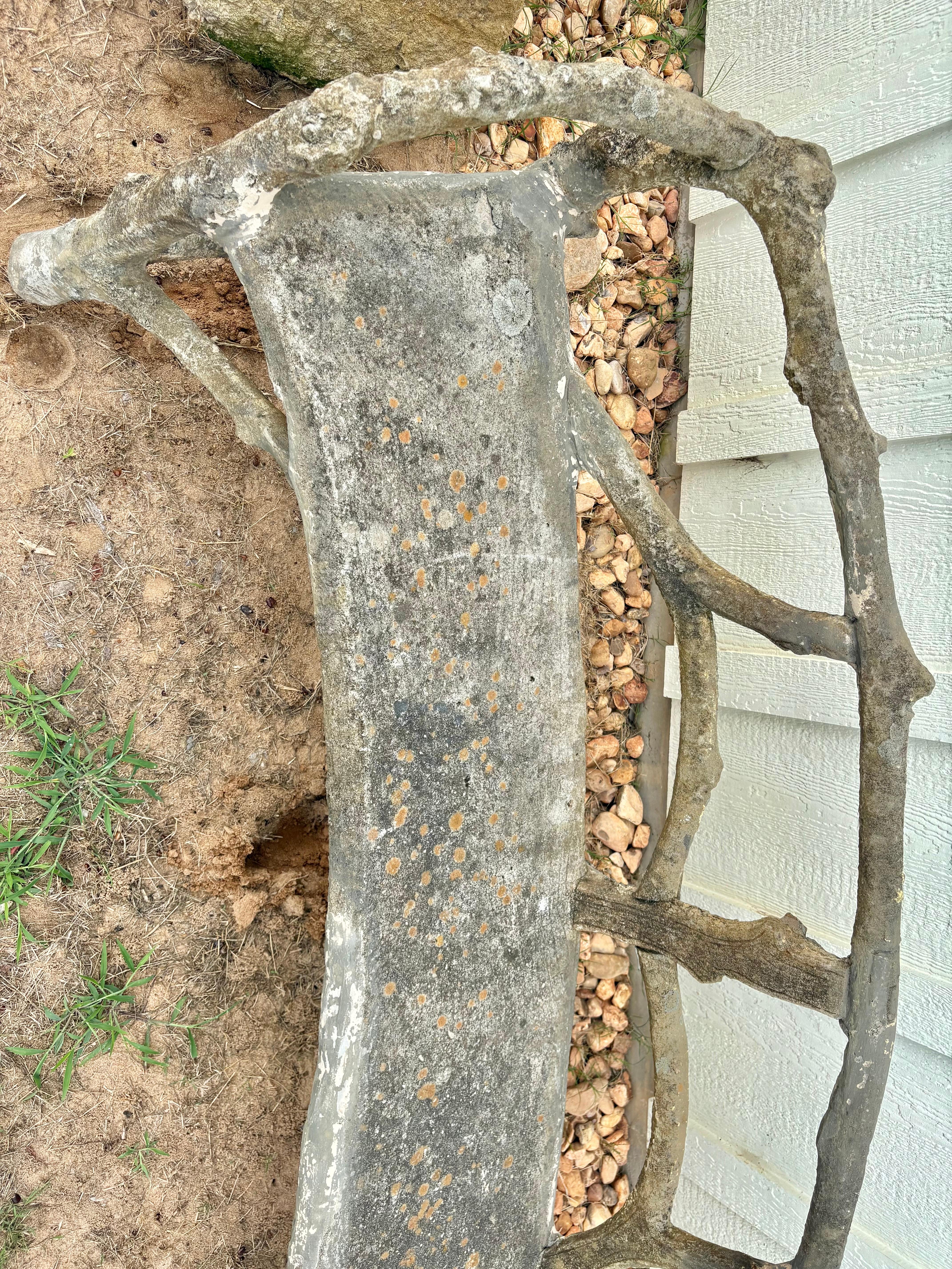 Banco de jardín de hormigón de imitación bois francés del siglo XIX en venta 2