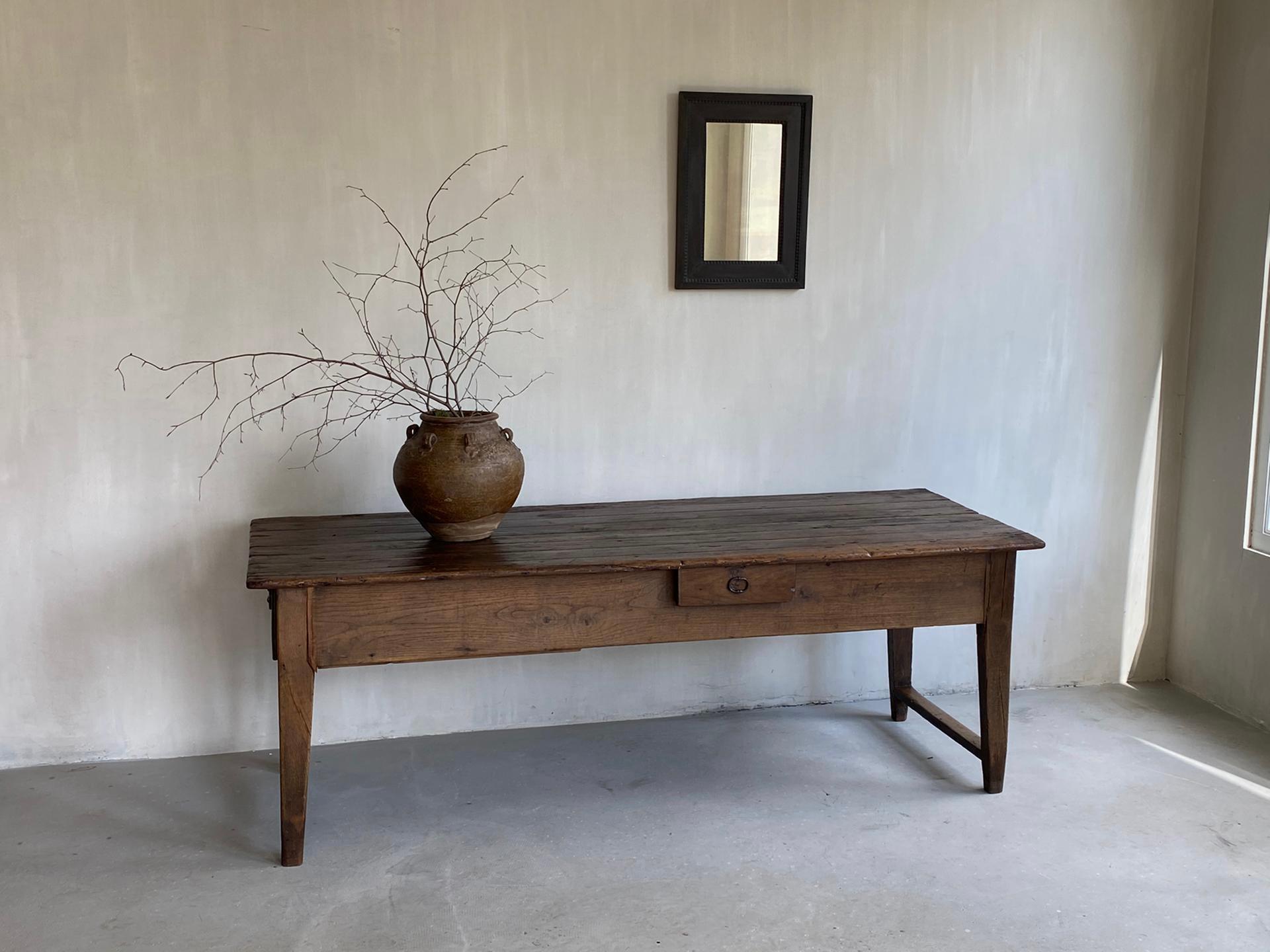 French console table, early 19th C. Originating from Provence. 
Very nice traces of use.
The table has 2 extra large side sliders and 1 small slider at the front.