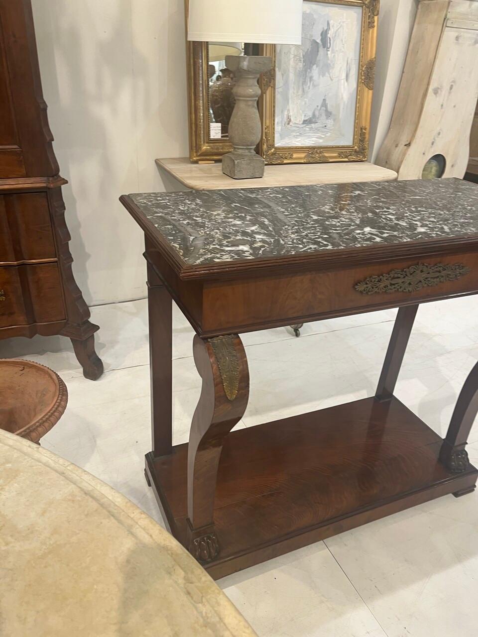Francese Console francese del XIX secolo con piano in marmo in vendita