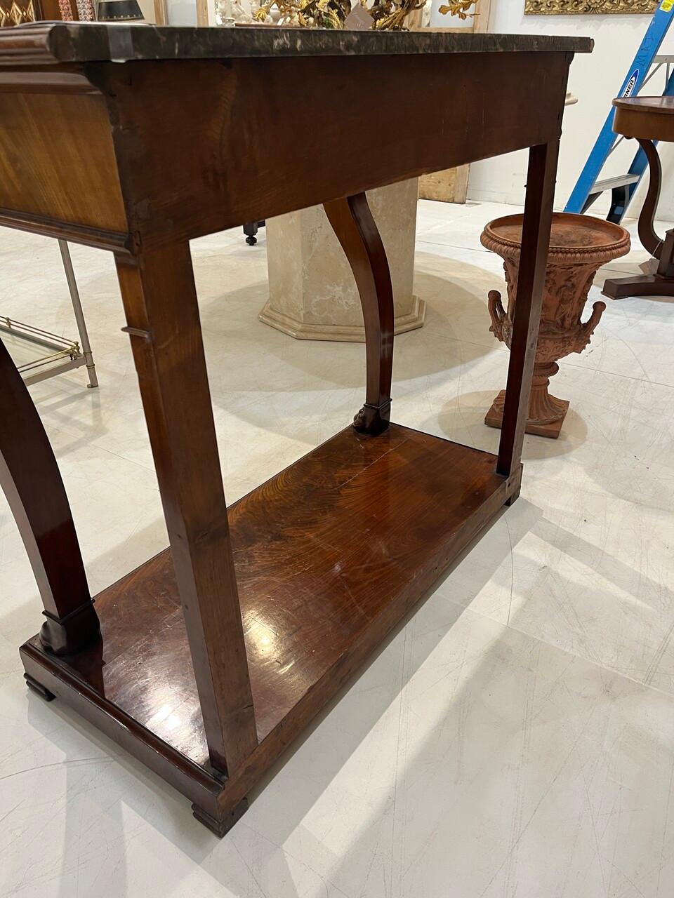 Console francese del XIX secolo con piano in marmo in vendita 1