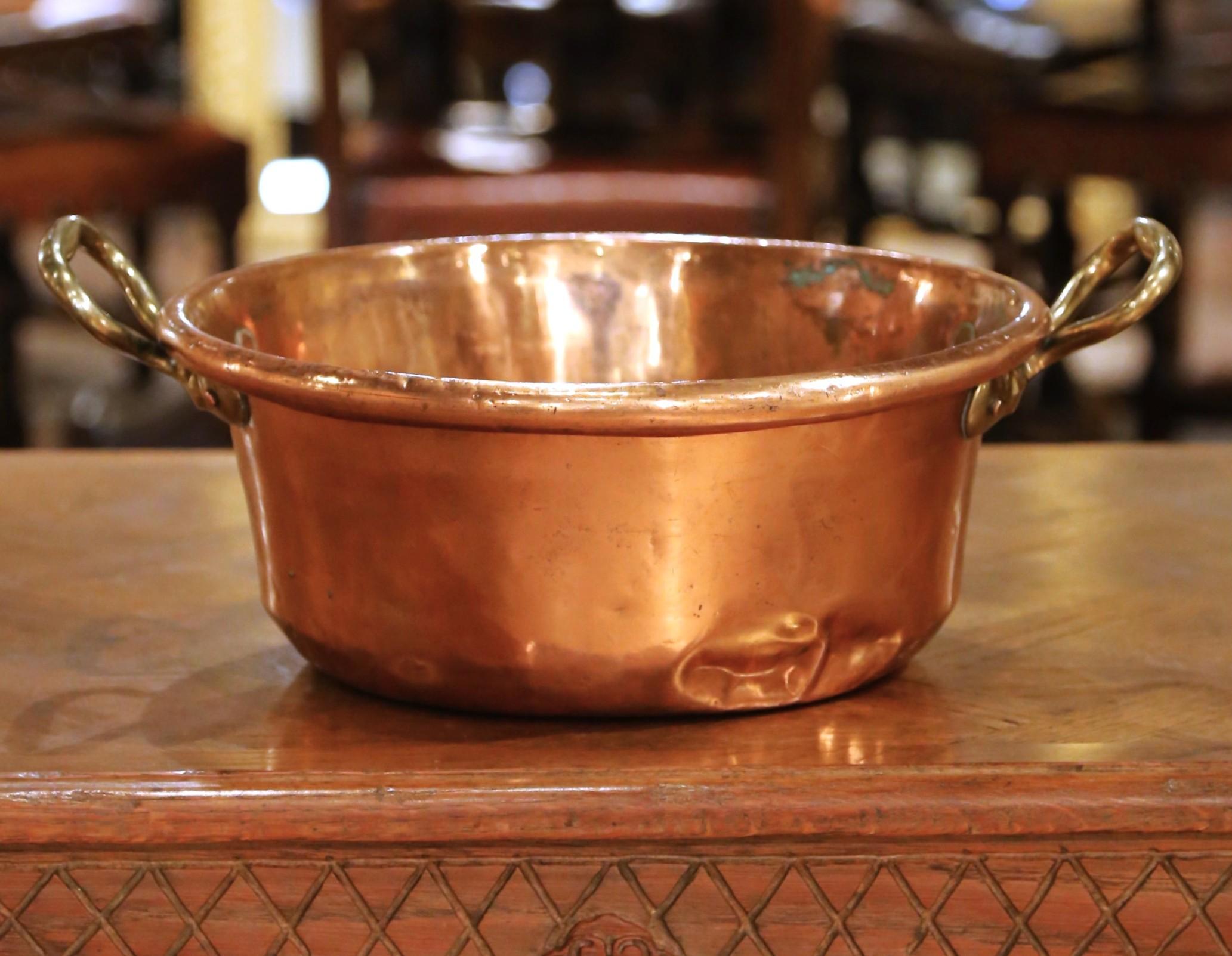 Country 19th Century French Copper and Brass Jelly Boiling Bowl from Normandy in vendita