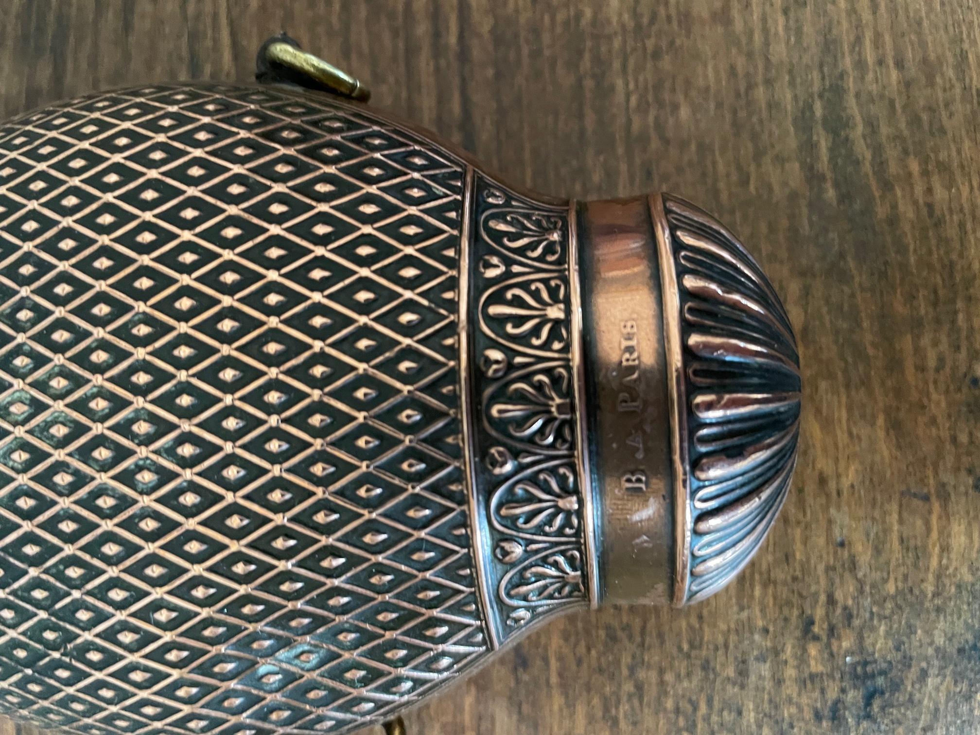 19th Century French Copper and Brass Military Powder Flask For Sale 2