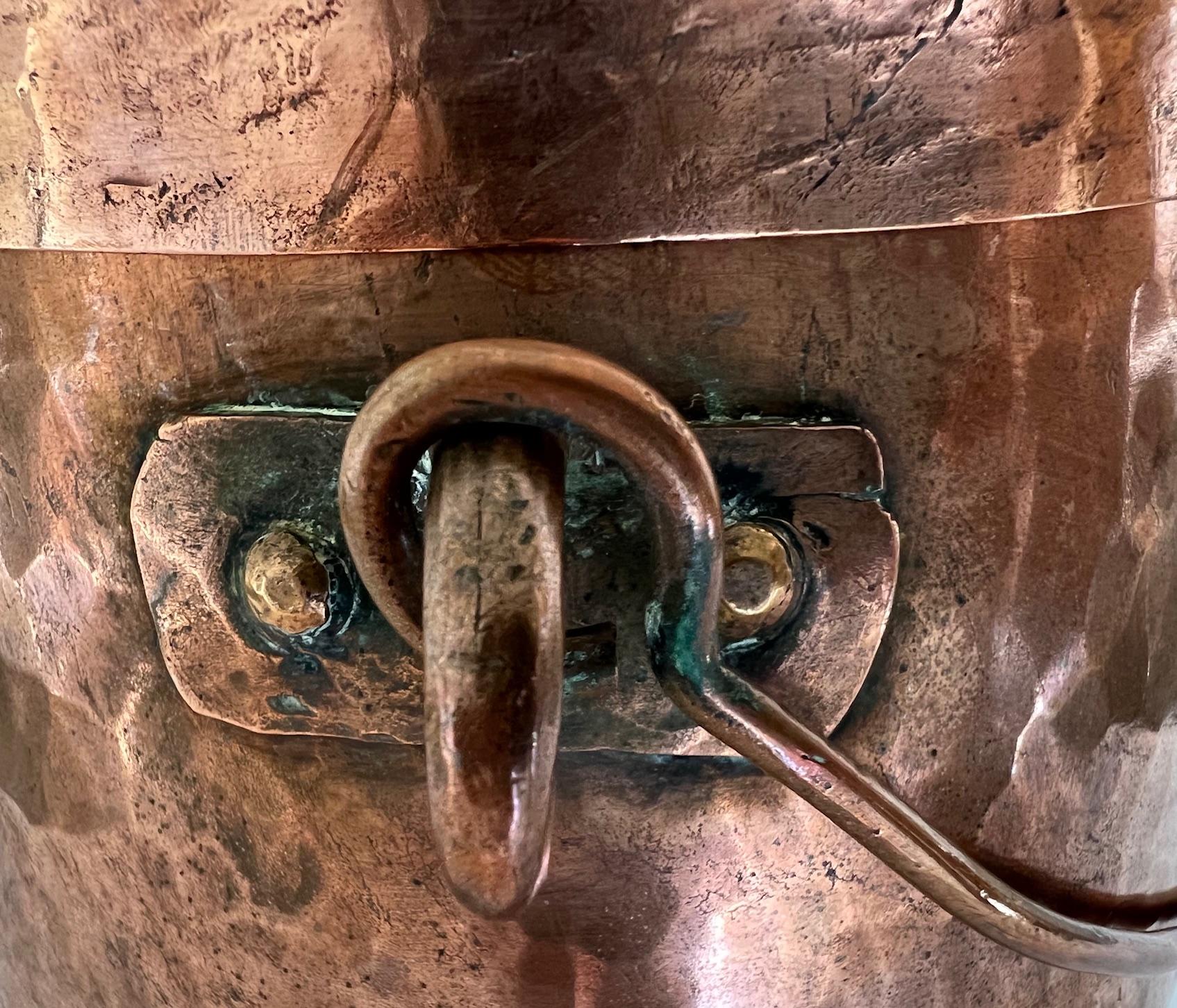 Chaudron en cuivre français du 19e siècle Couvercle et poignée en vente 5