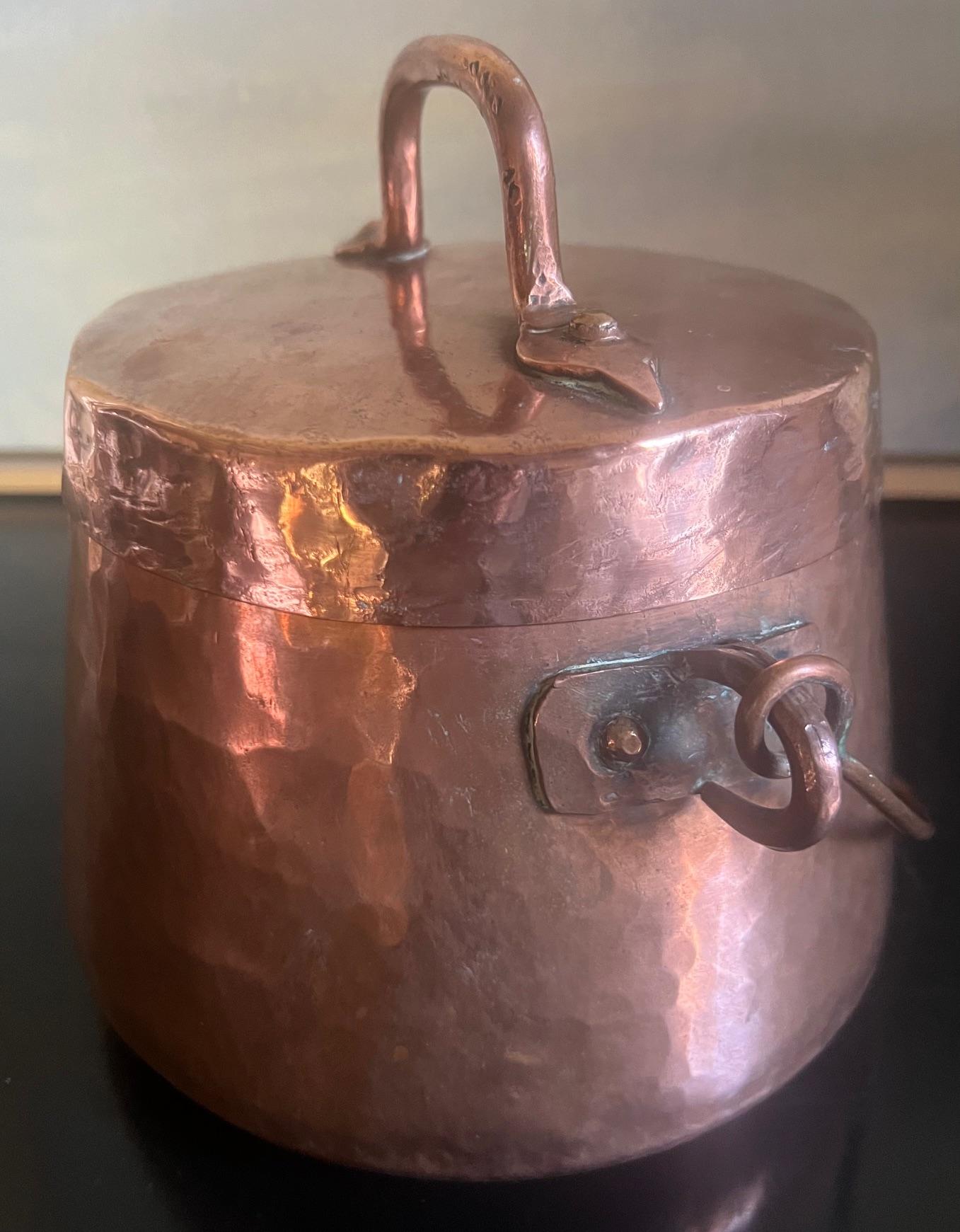 XIXe siècle Chaudron en cuivre français du 19e siècle Couvercle et poignée en vente