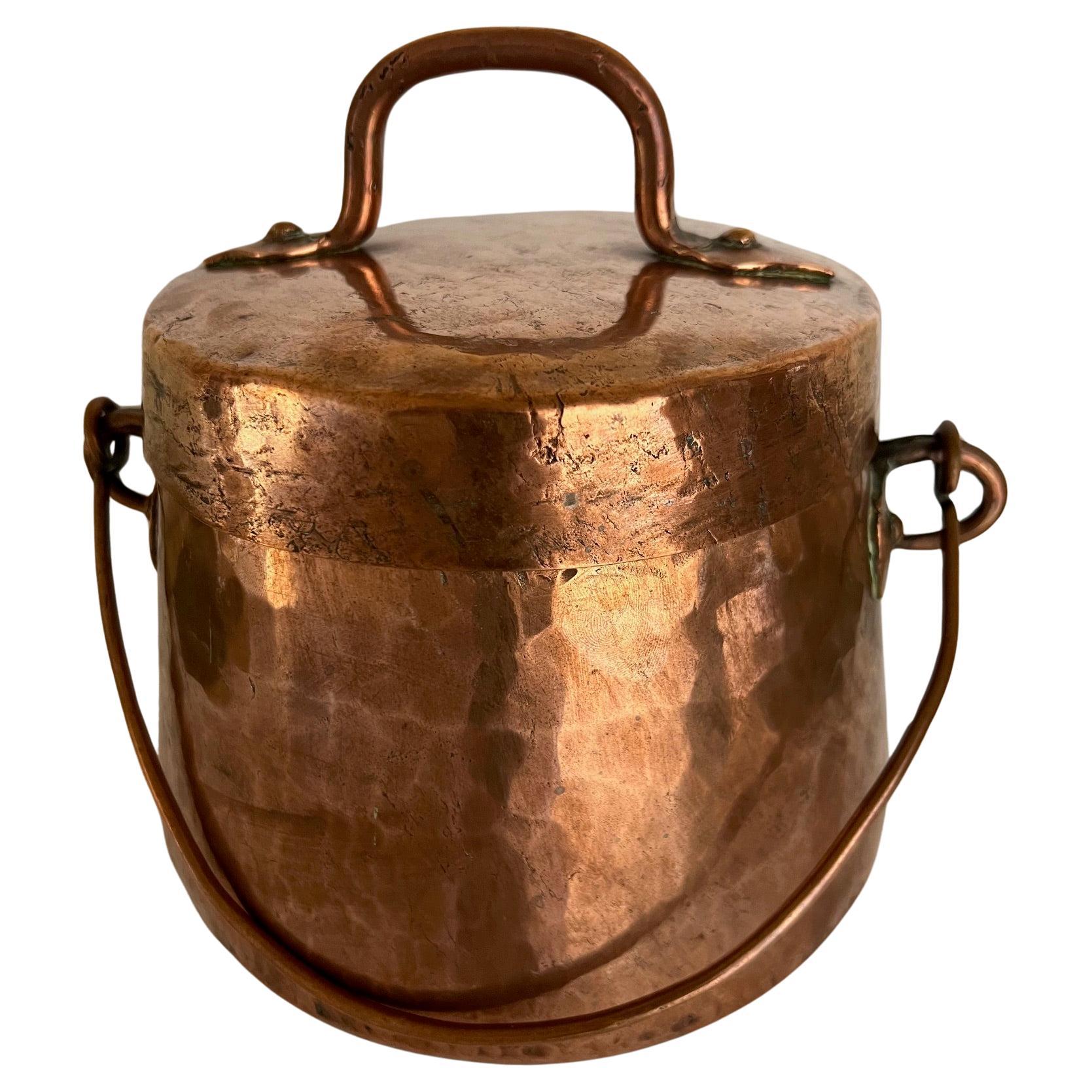 Chaudron en cuivre français du 19e siècle Couvercle et poignée en vente