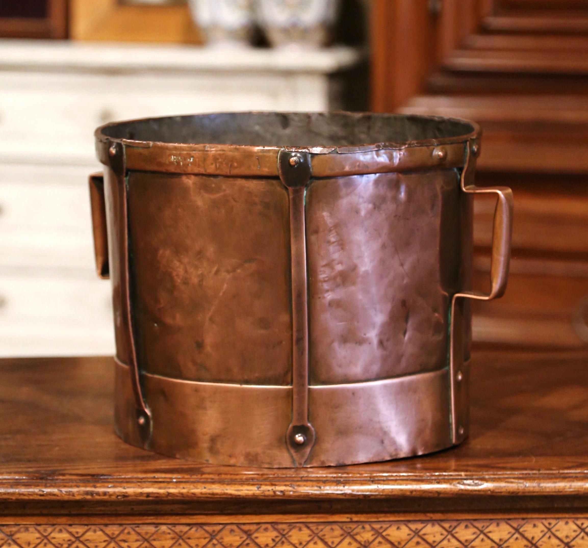 19th Century French Copper Grain Measure Bucket with Side Handles In Excellent Condition In Dallas, TX