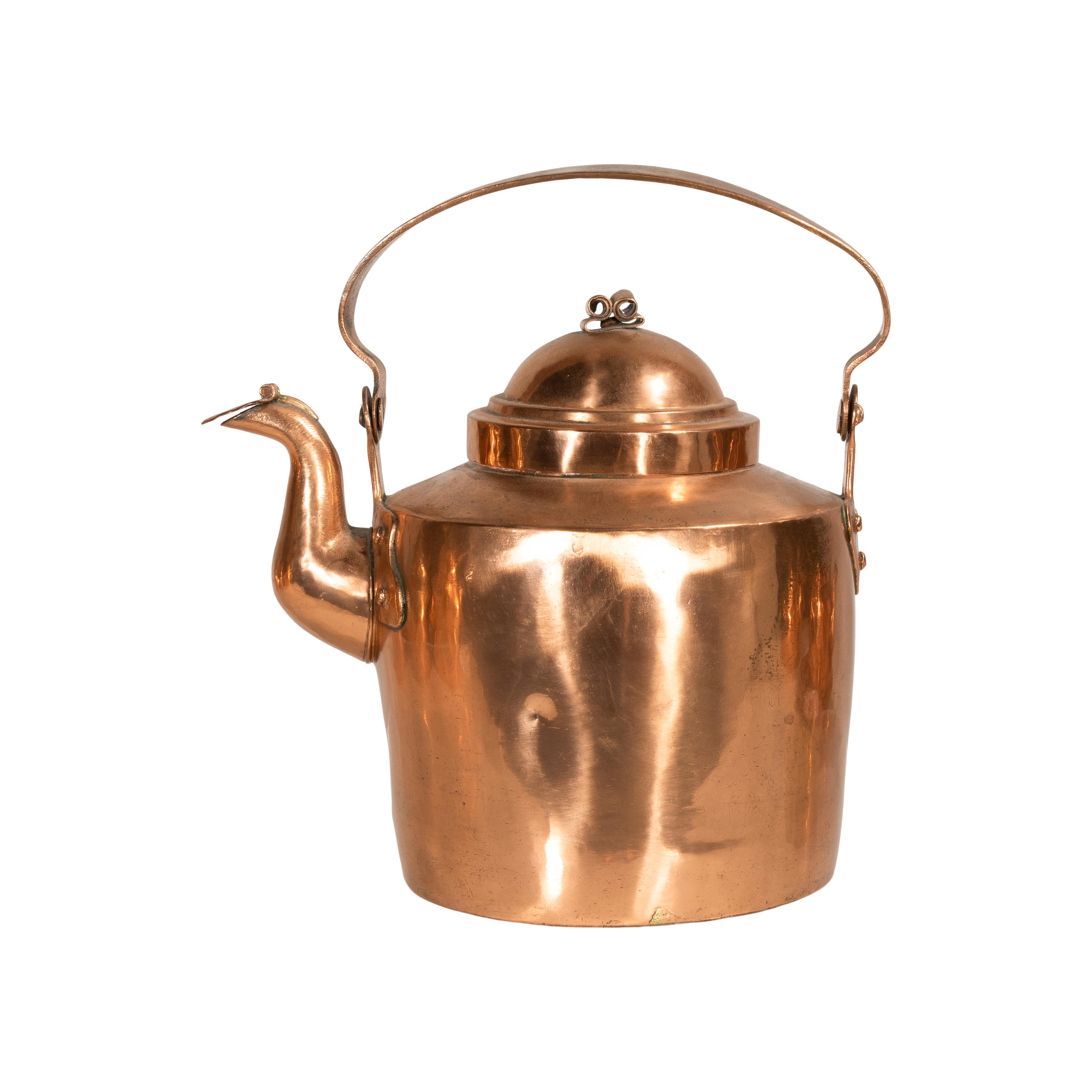 Group of Six 19th Century French Copper Kettles In Good Condition For Sale In Coeur d'Alene, ID