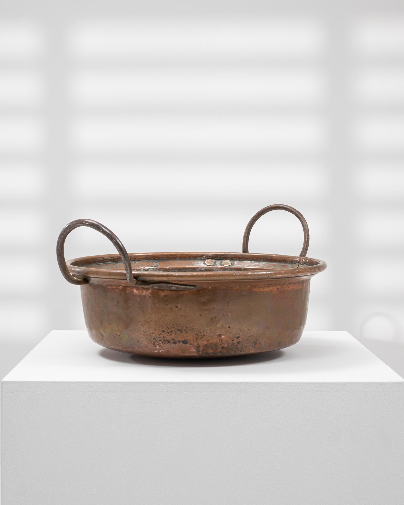 Vaso di rame francese del XIX secolo in vendita 1