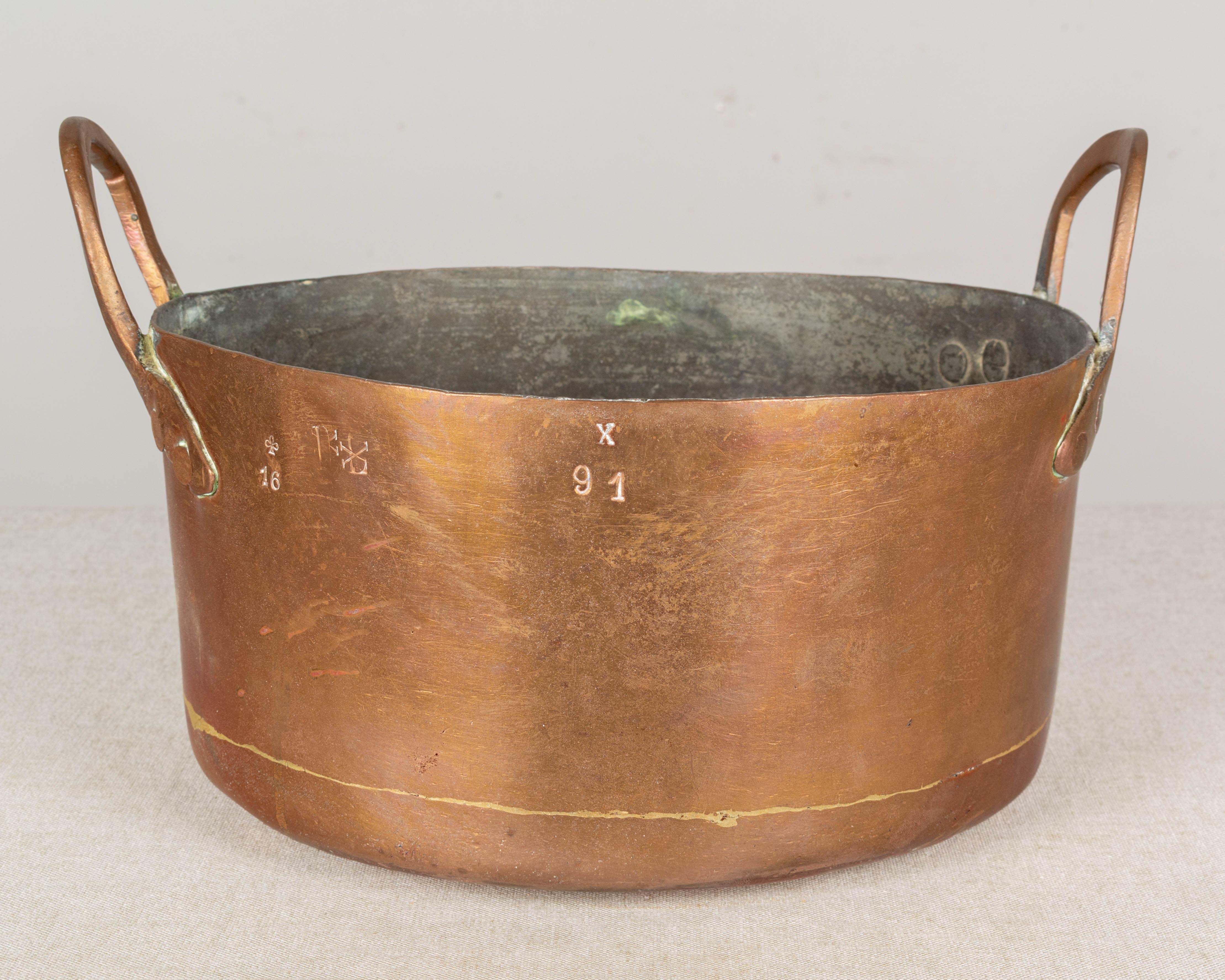 19th Century French Copper Pot For Sale 2