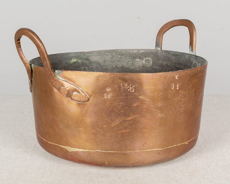 19th Century French Copper Pot For Sale at 1stDibs
