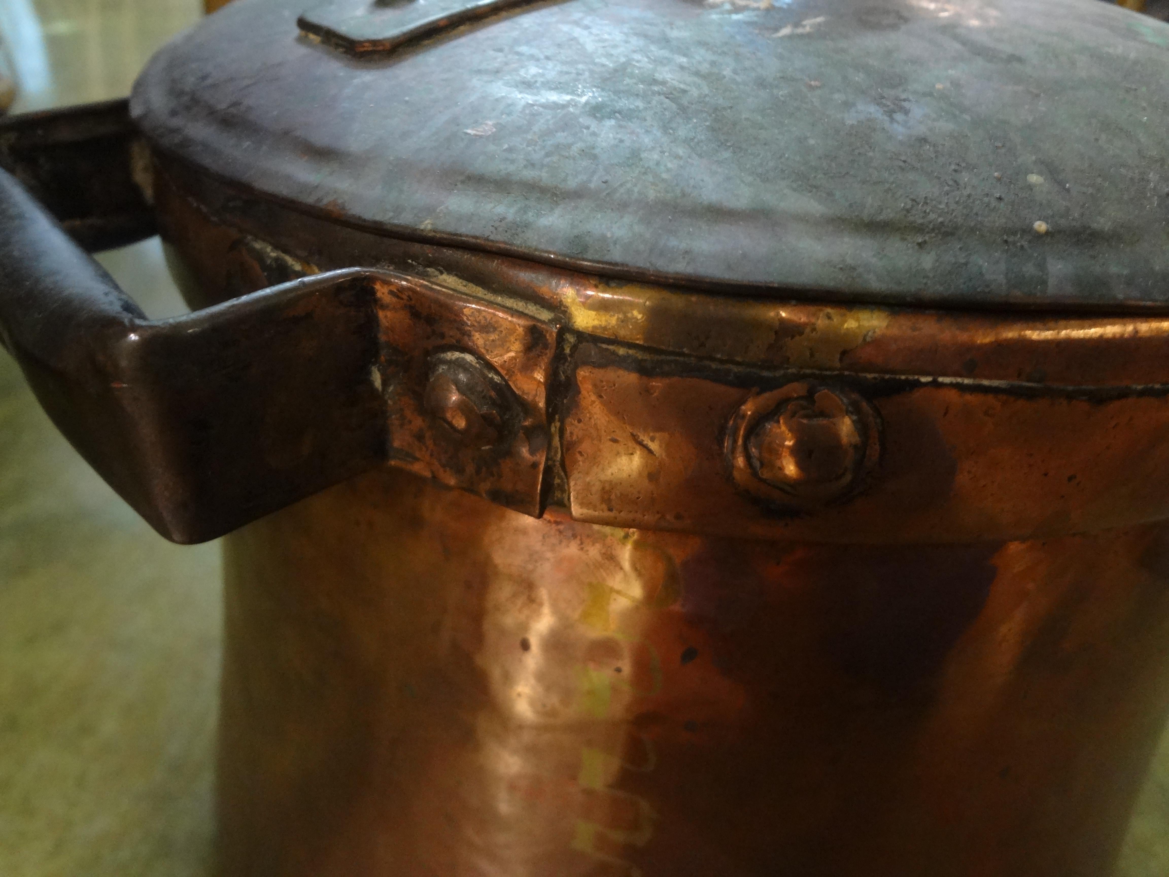 19th Century French Copper Pot with Lid In Good Condition For Sale In Houston, TX