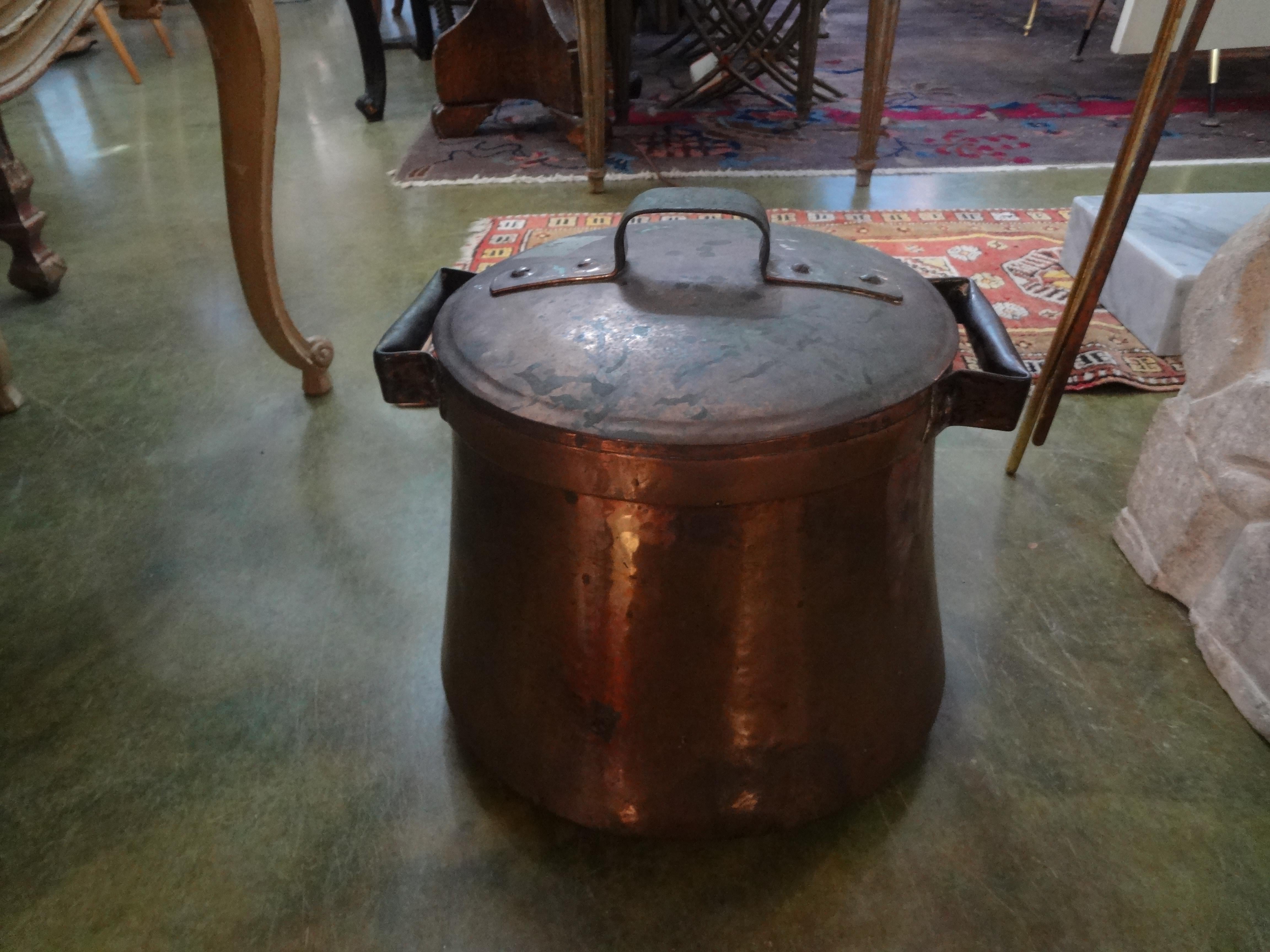 Pot en cuivre français du 19ème siècle avec couvercle en vente 1