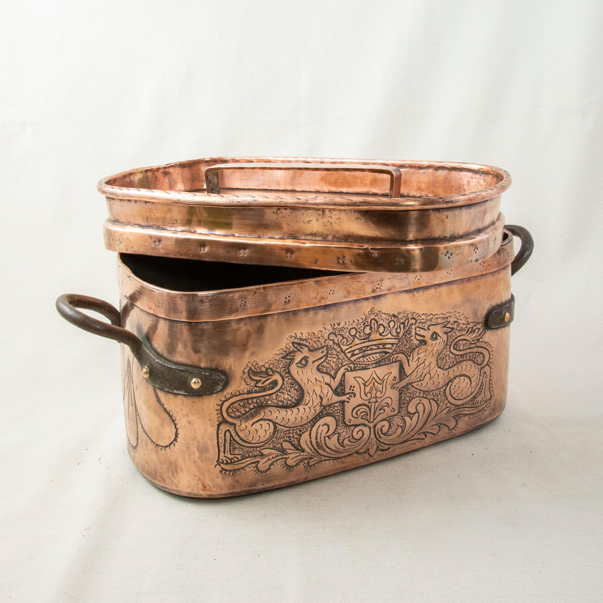 19th Century French Copper Repousse Daubiere with Lid from Chateau 2