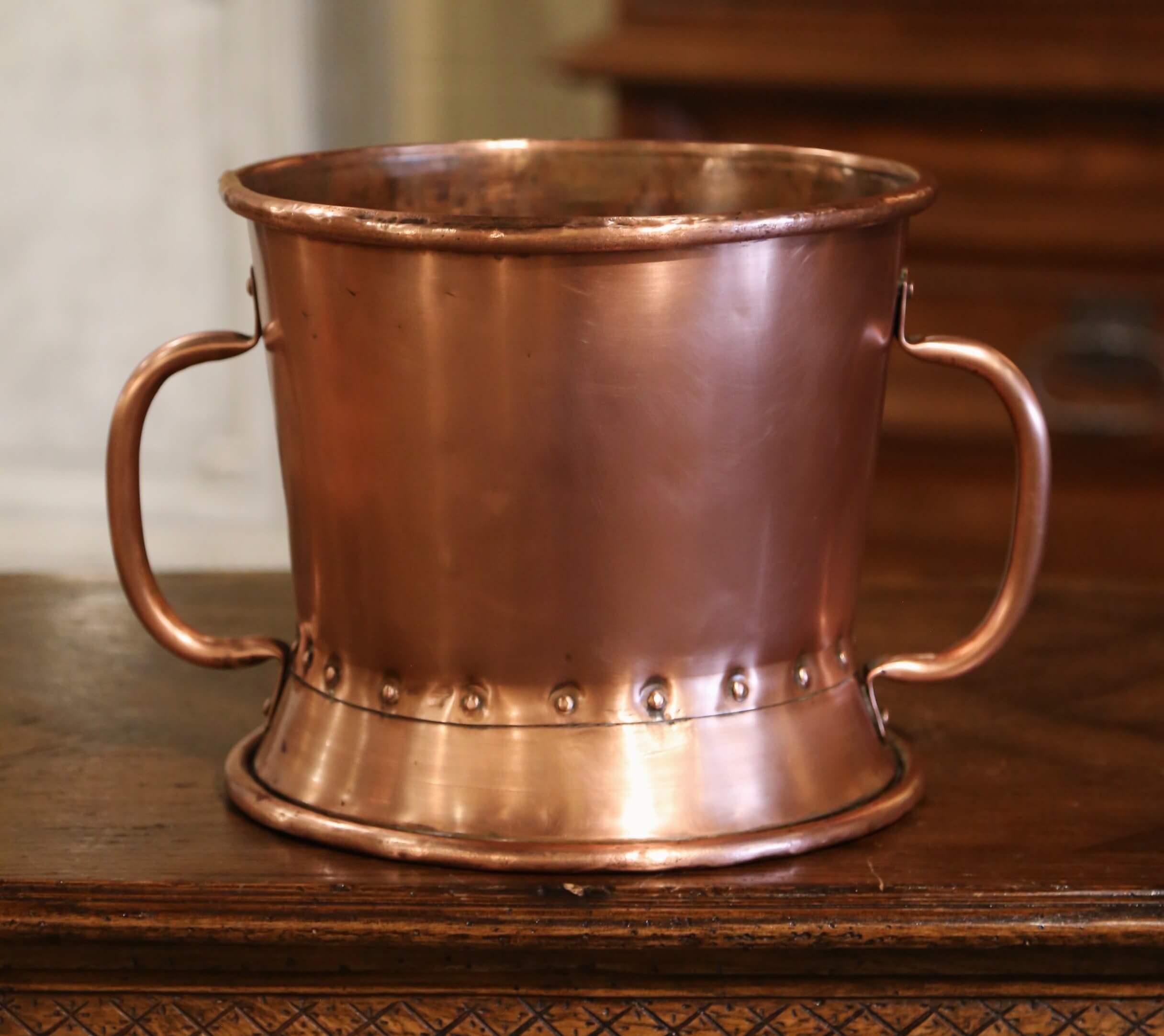 19th Century French Copper Waste Basket or Cache Pot with Brass Side Handles In Excellent Condition For Sale In Dallas, TX