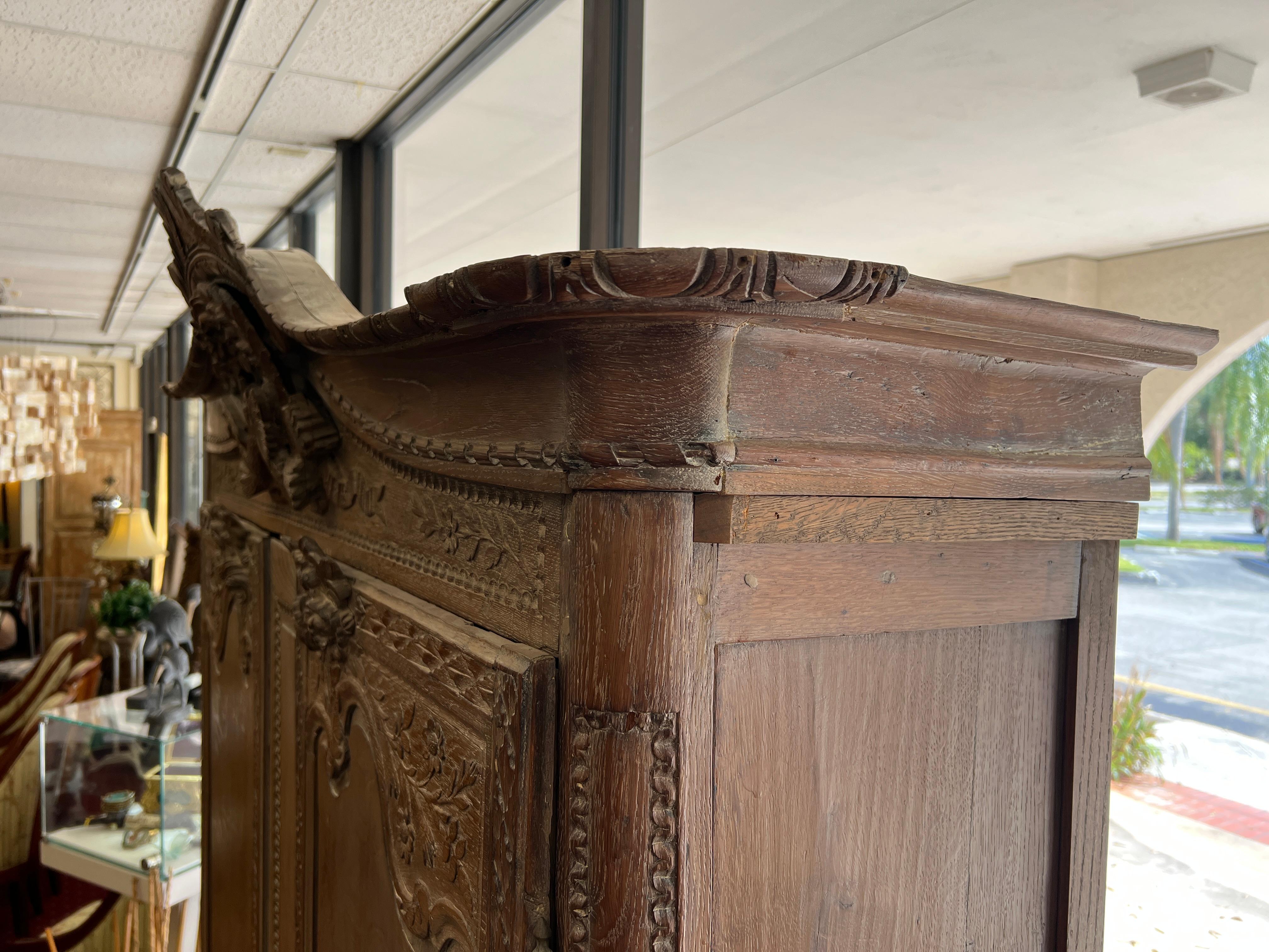 19th Century French Country Armoire in the Norman Style De Bayeux For Sale 3