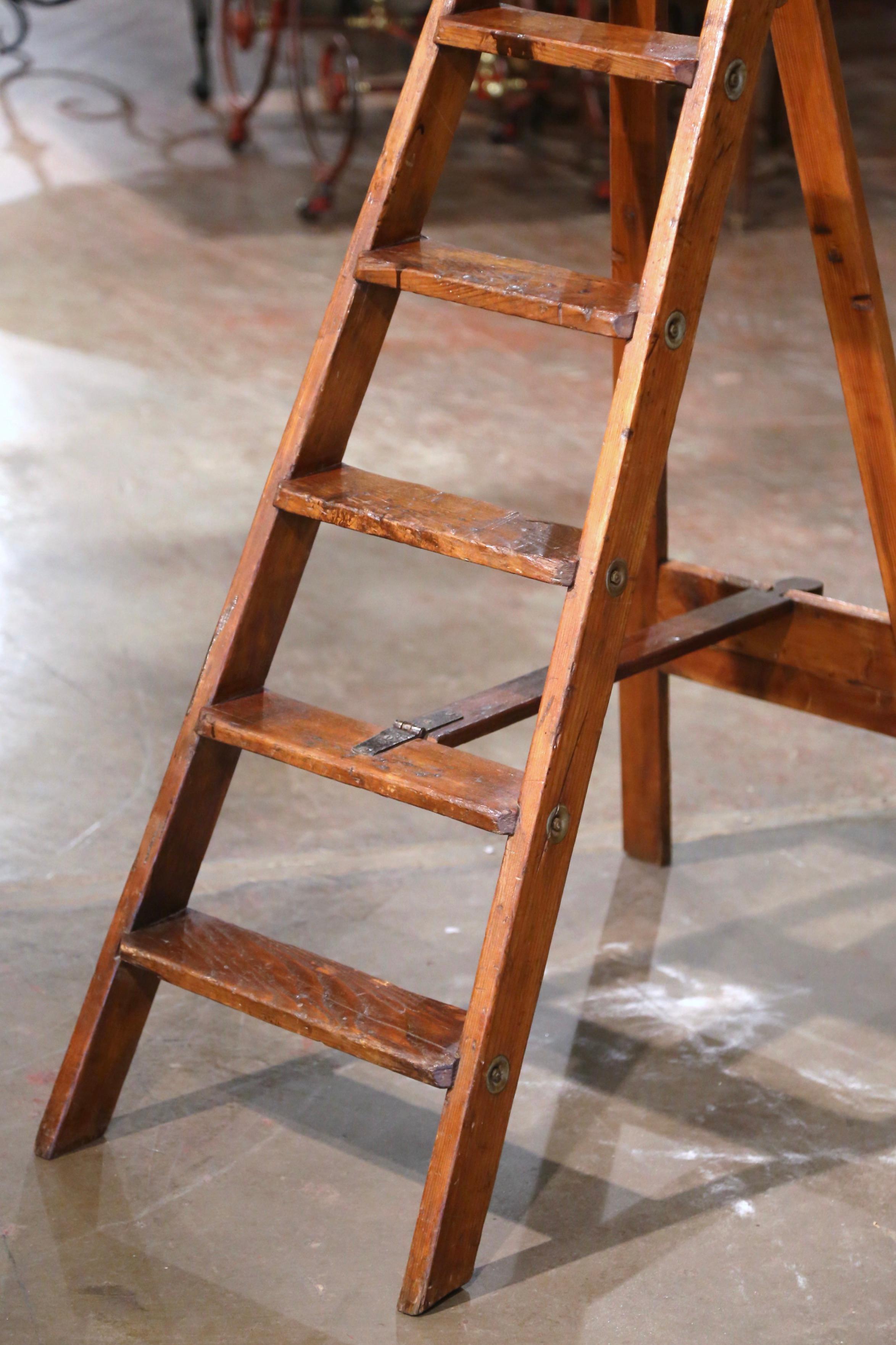 3 step wooden ladder
