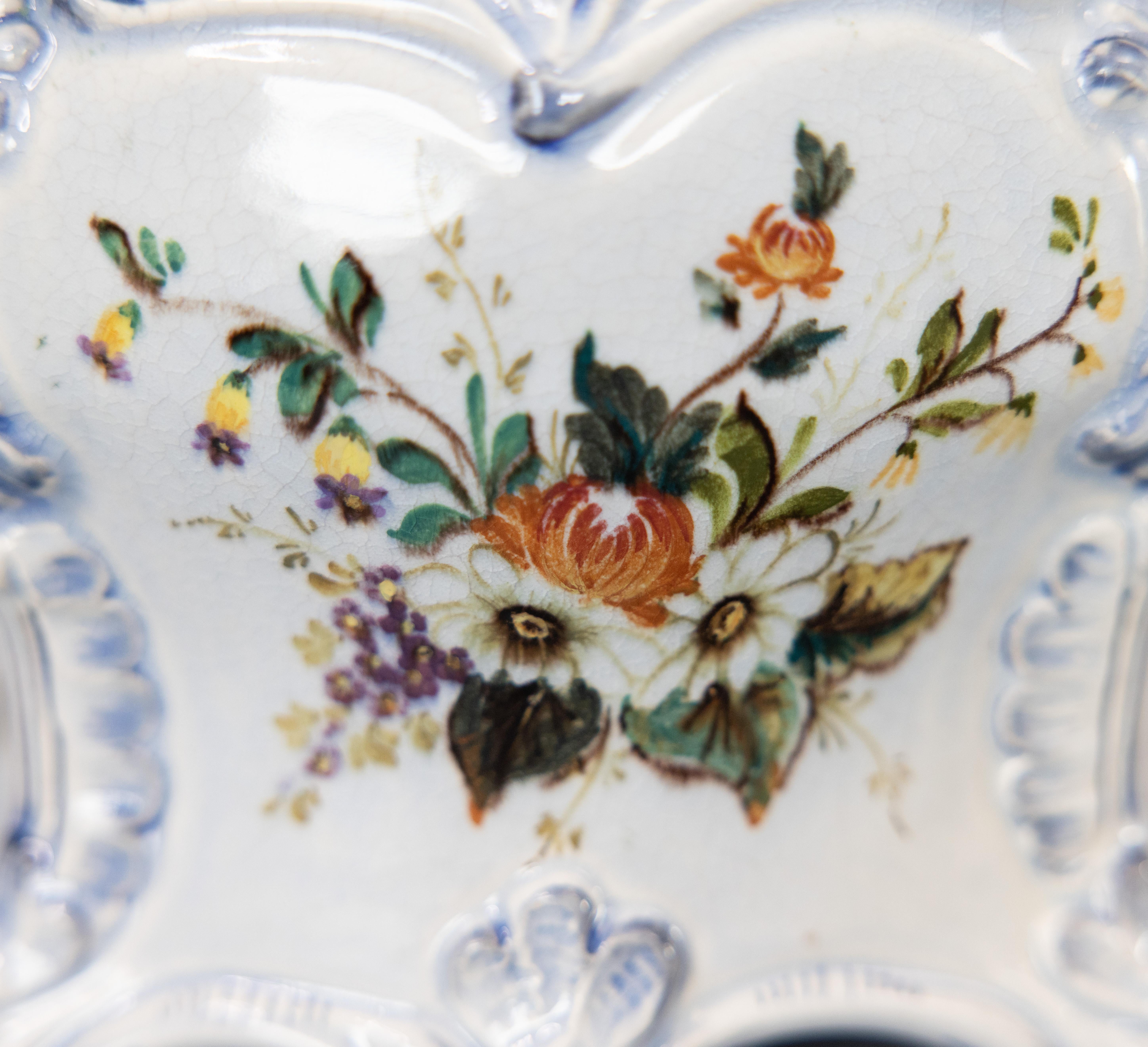 19th Century, French Country Floral Faience Cachepot Jardiniere Planter In Good Condition For Sale In Pearland, TX