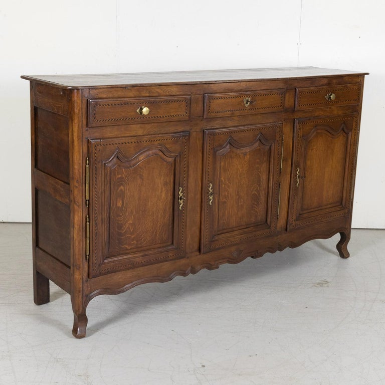19th Century French Country Louis XV Style Oak Enfilade Buffet with Marquetry For Sale 1