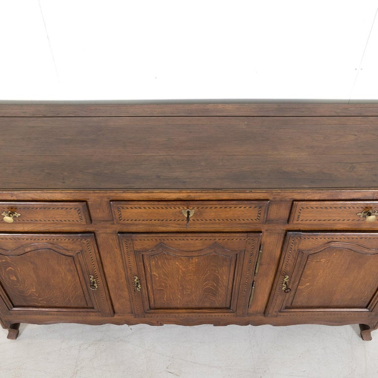 19th Century French Country Louis XV Style Oak Enfilade Buffet with Marquetry For Sale 4