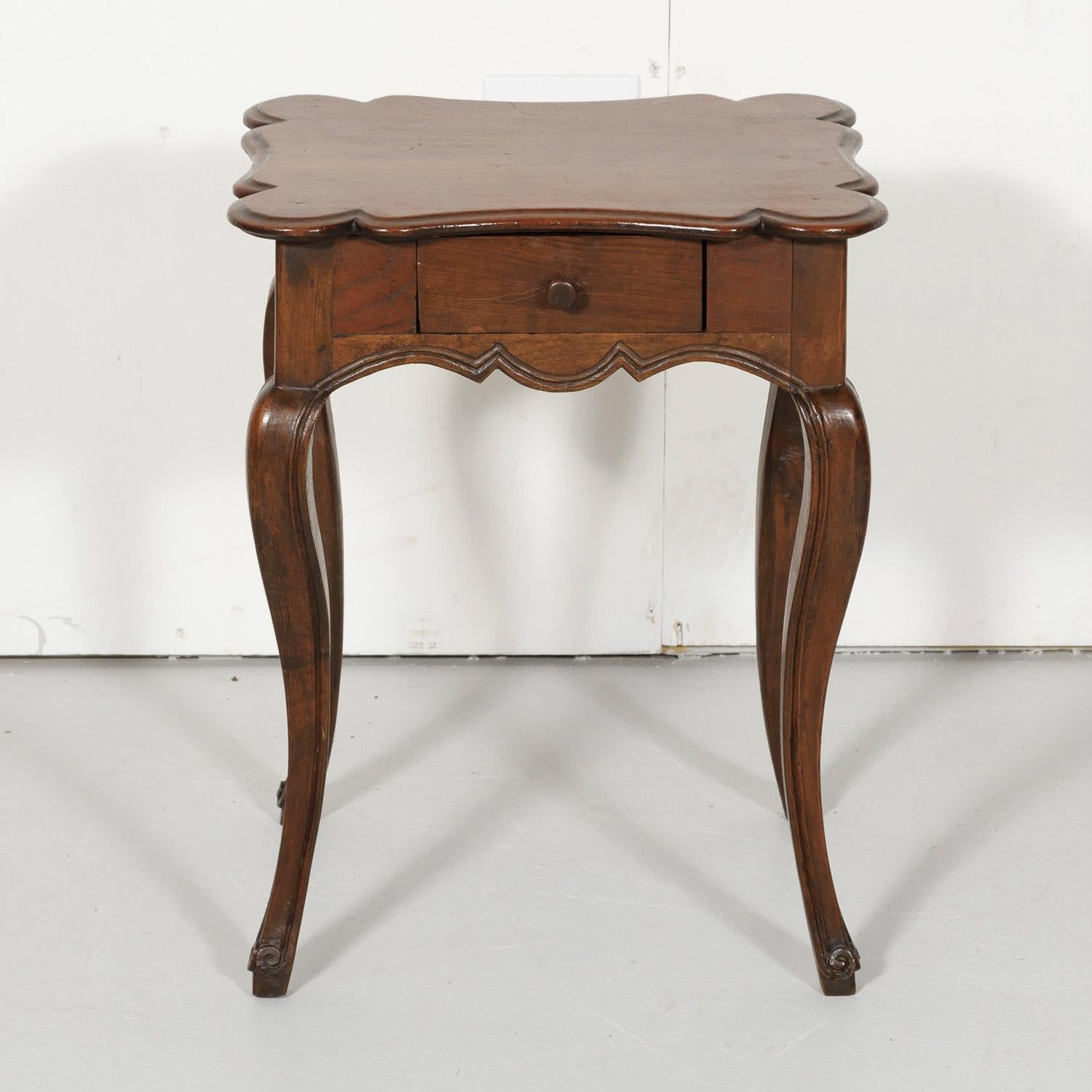 19th Century French Country Louis XV Style Walnut Side Table with Drawer In Good Condition In Birmingham, AL