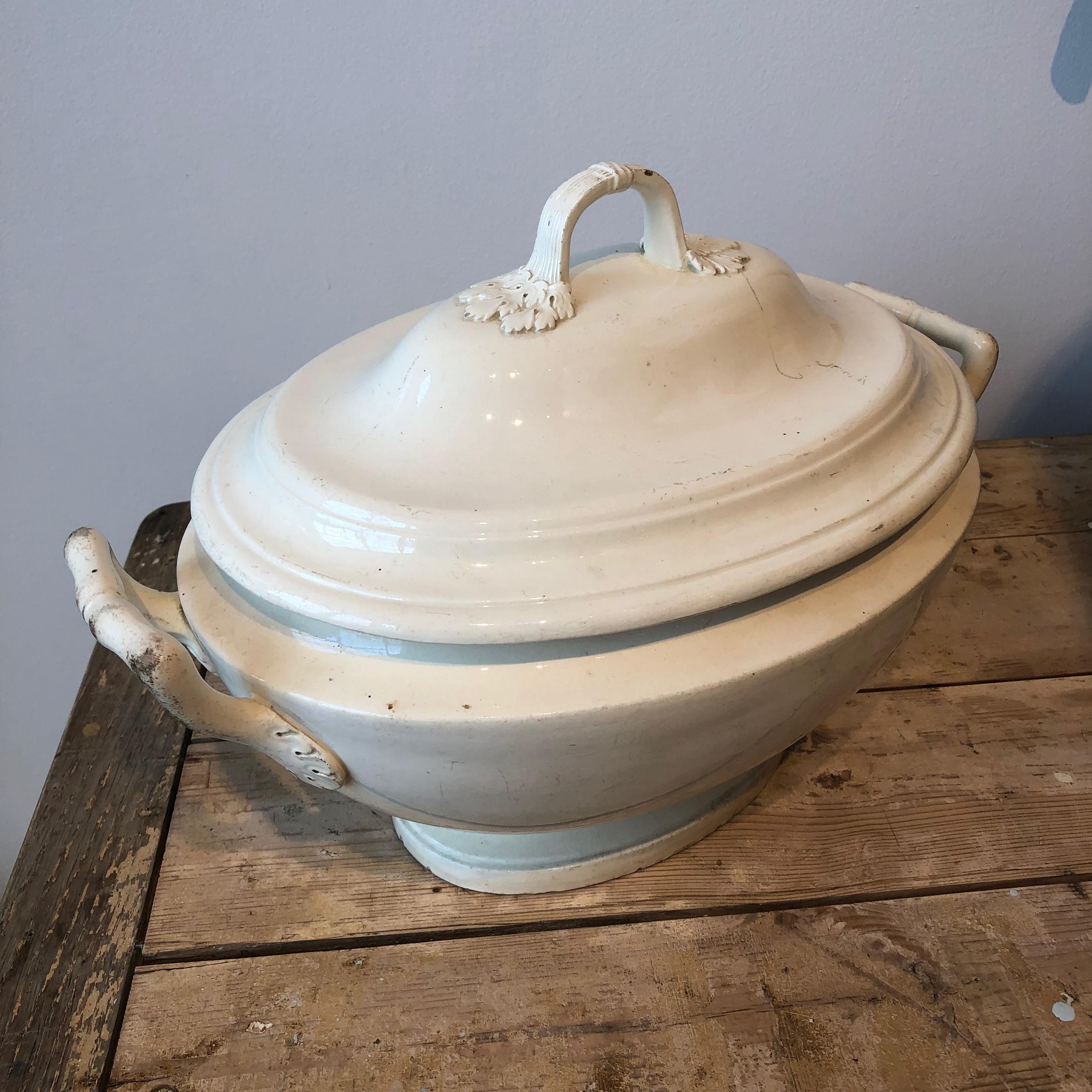 19th Century French Creamware Soup Tureen For Sale 6