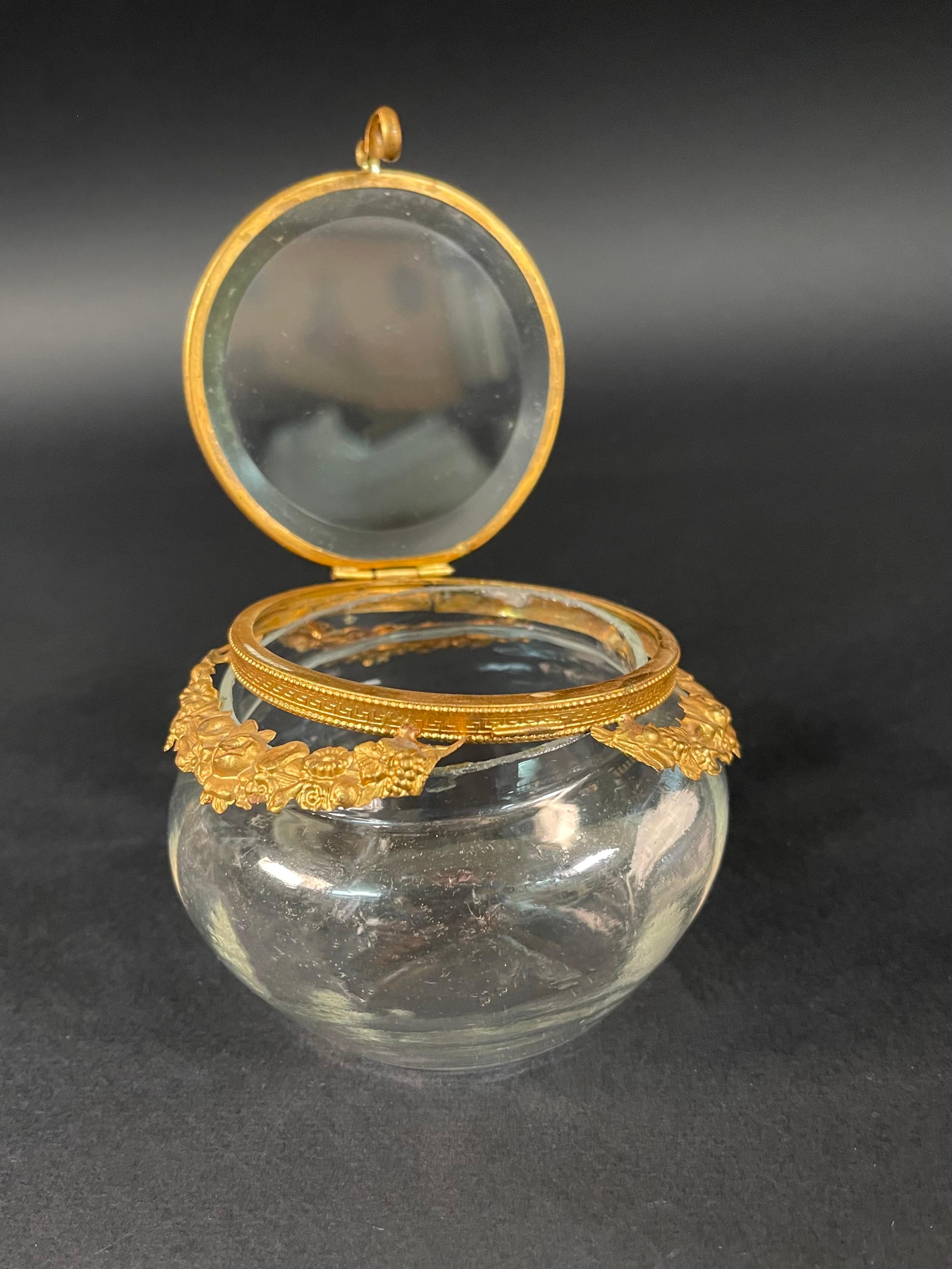 Französische Kristall- und Bronzevase aus dem 19. im Angebot