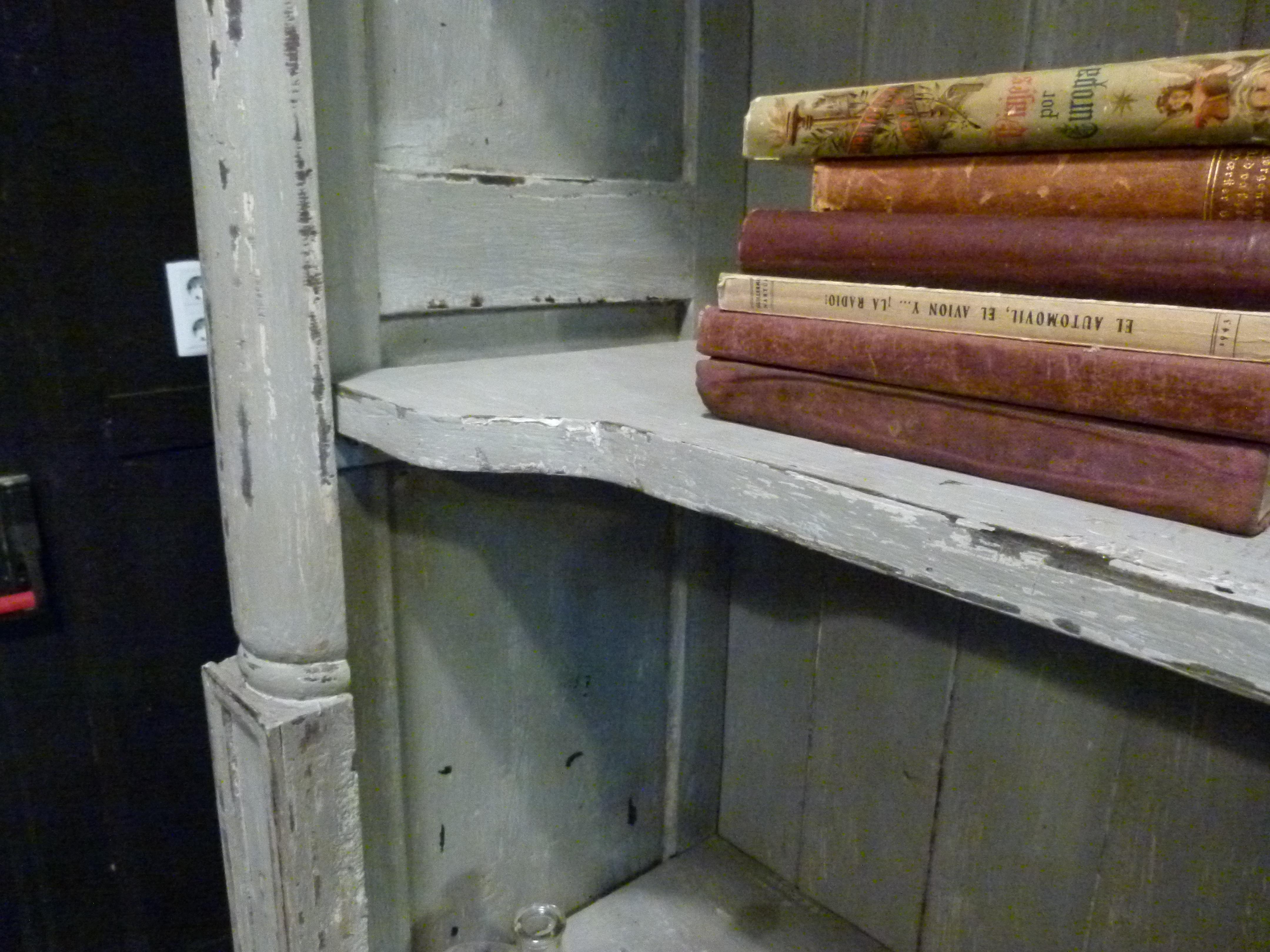 19th Century French Wooden Bookshelf with White Patina 2